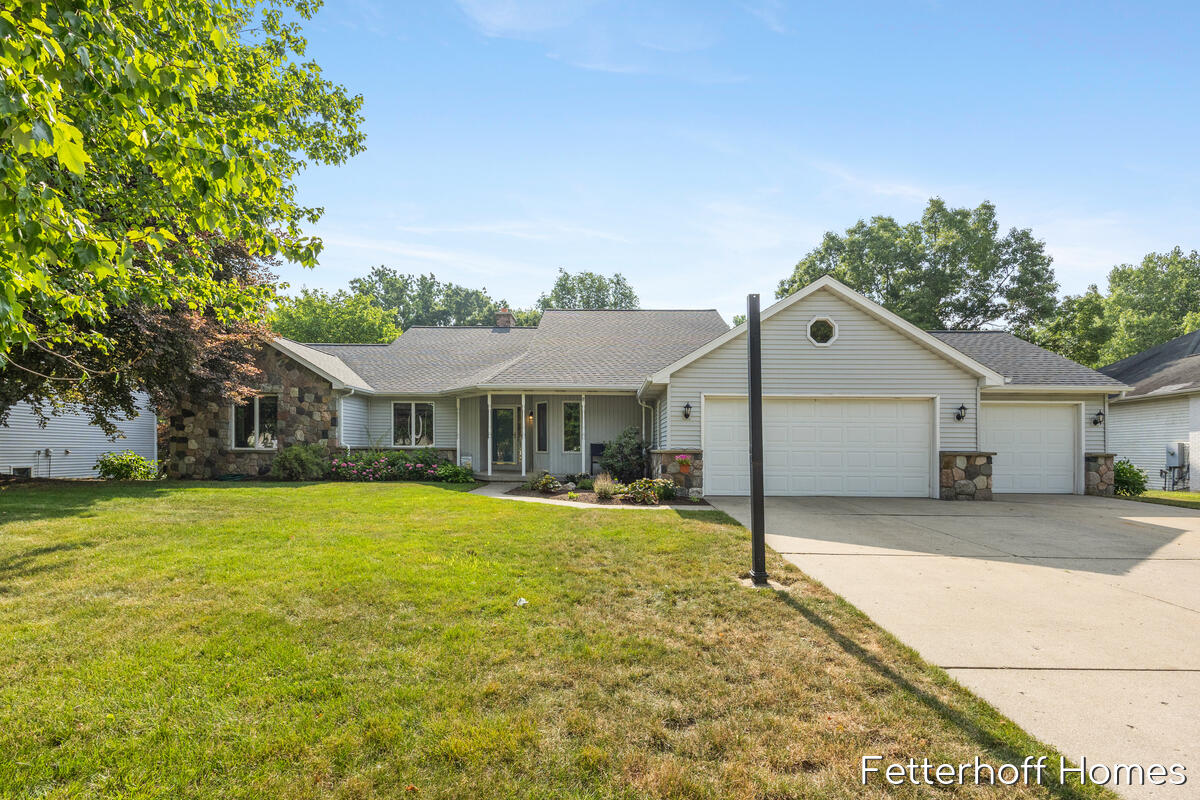 1900 Cherry Run Drive NW Grand Rapids MI 49504