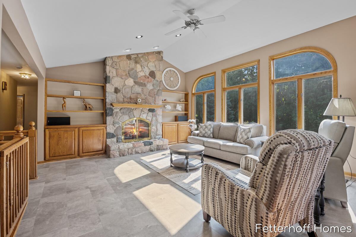 1900 Cherry Run Drive NW Grand Rapids MI 49504