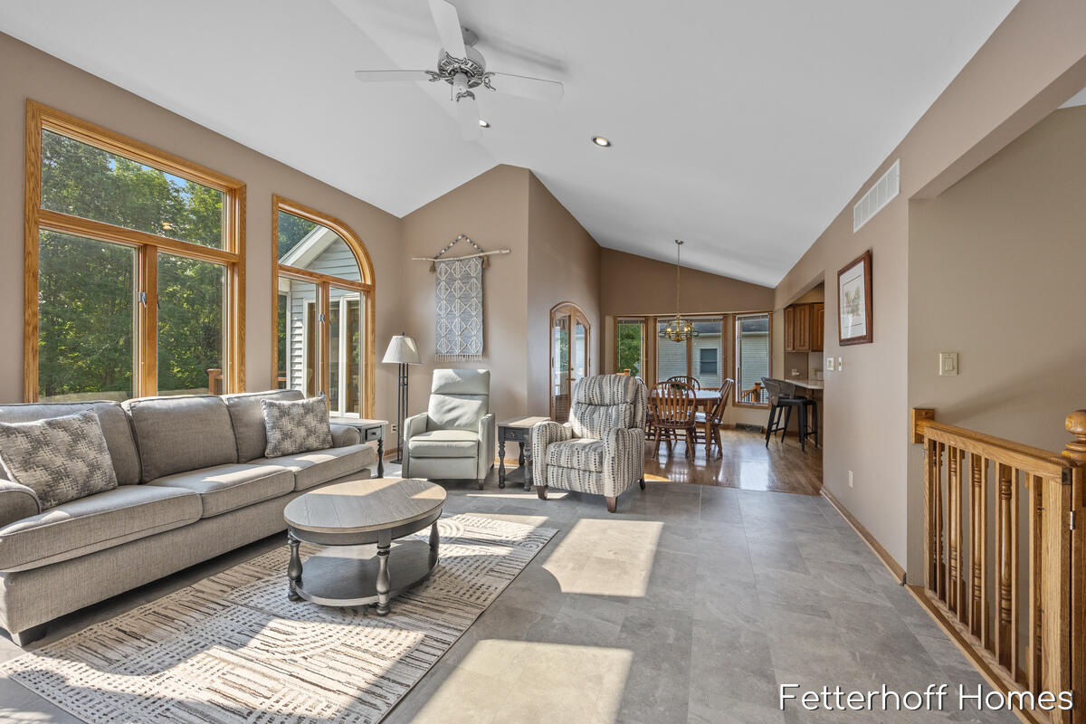1900 Cherry Run Drive NW Grand Rapids MI 49504