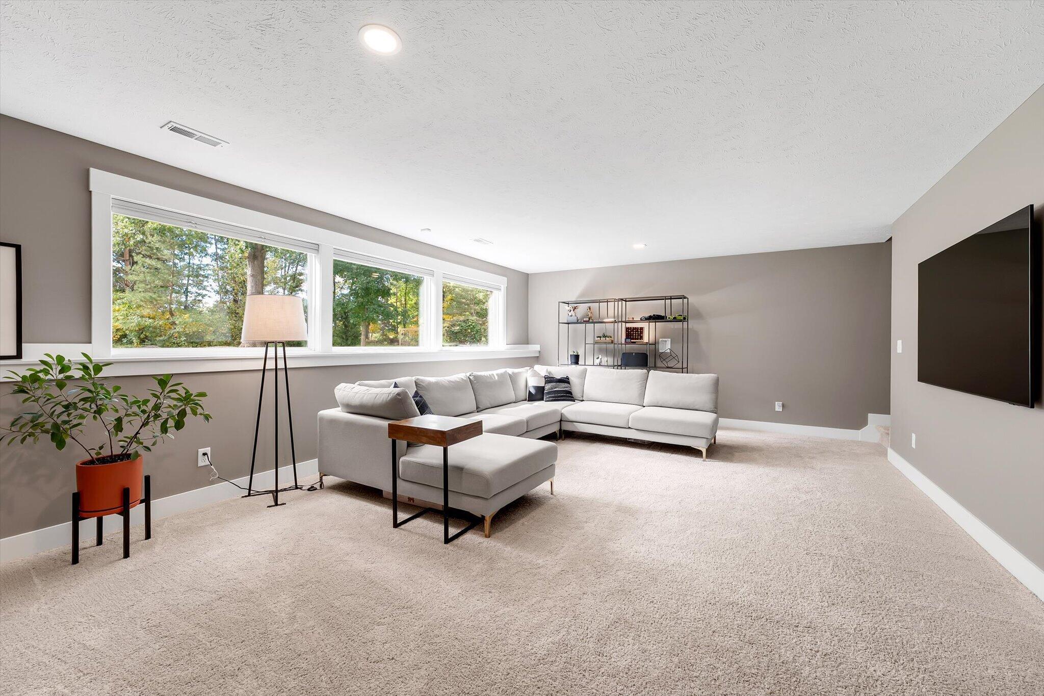 4741 Harbor View Drive SE Grand Rapids MI 49512