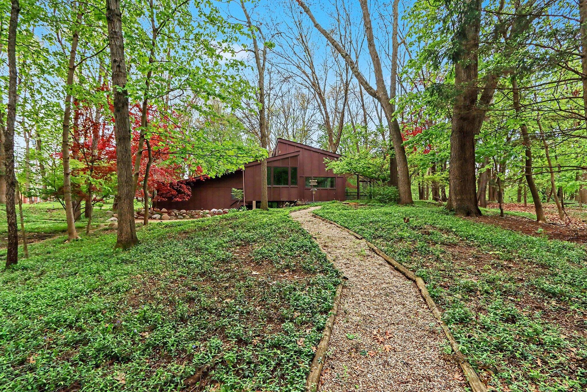 1000 Carolee Lane Kalamazoo MI 49008