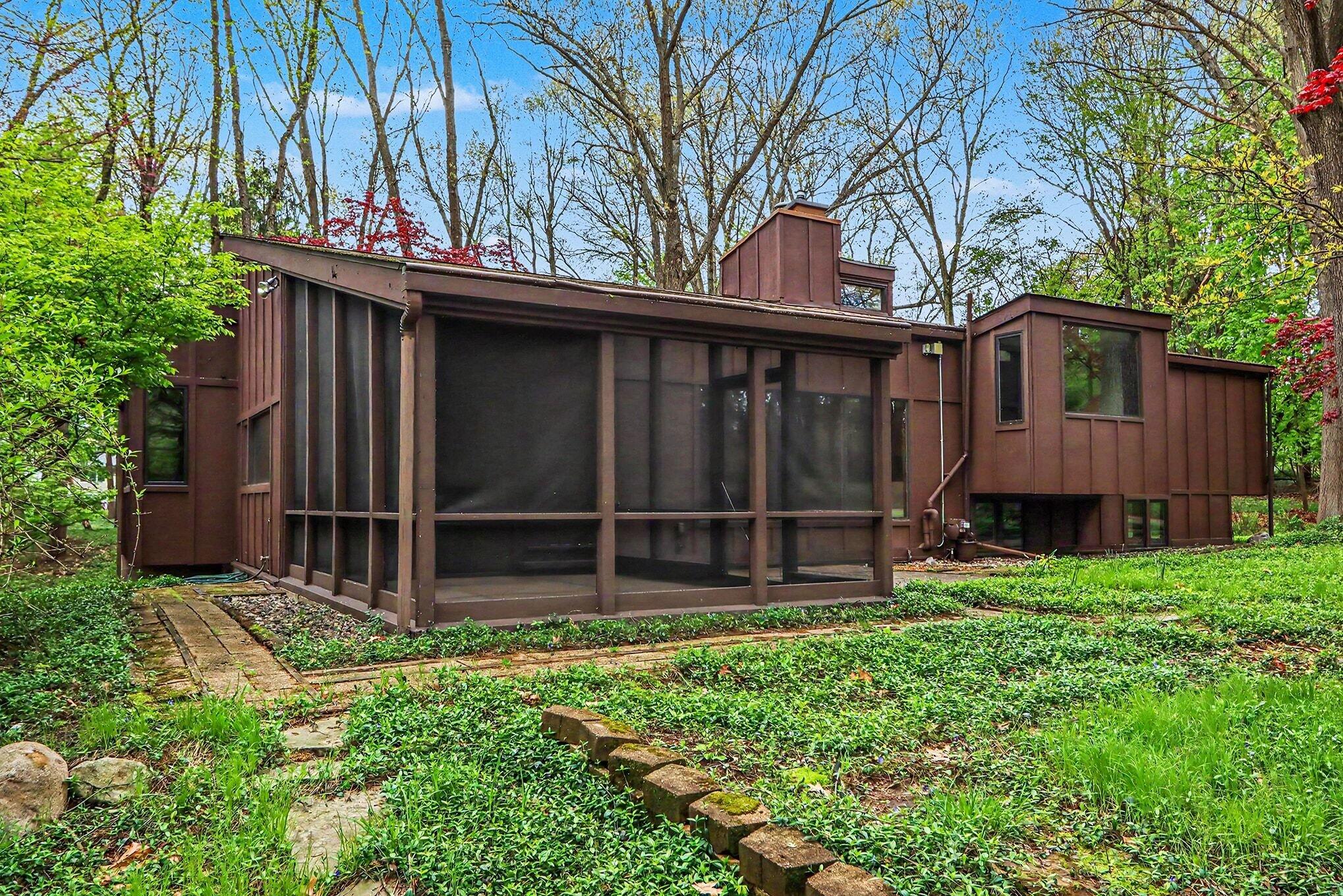 1000 Carolee Lane Kalamazoo MI 49008