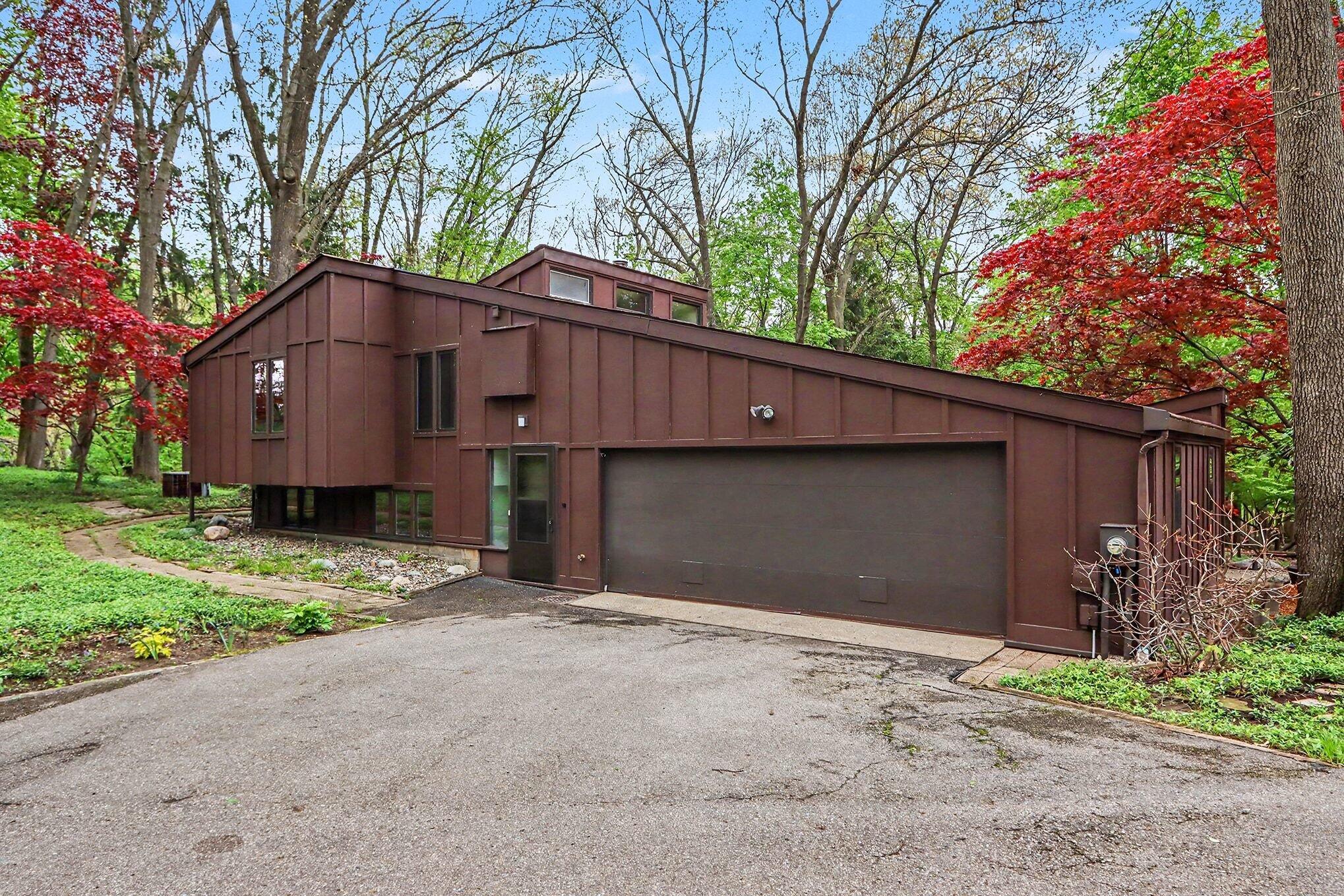 1000 Carolee Lane Kalamazoo MI 49008