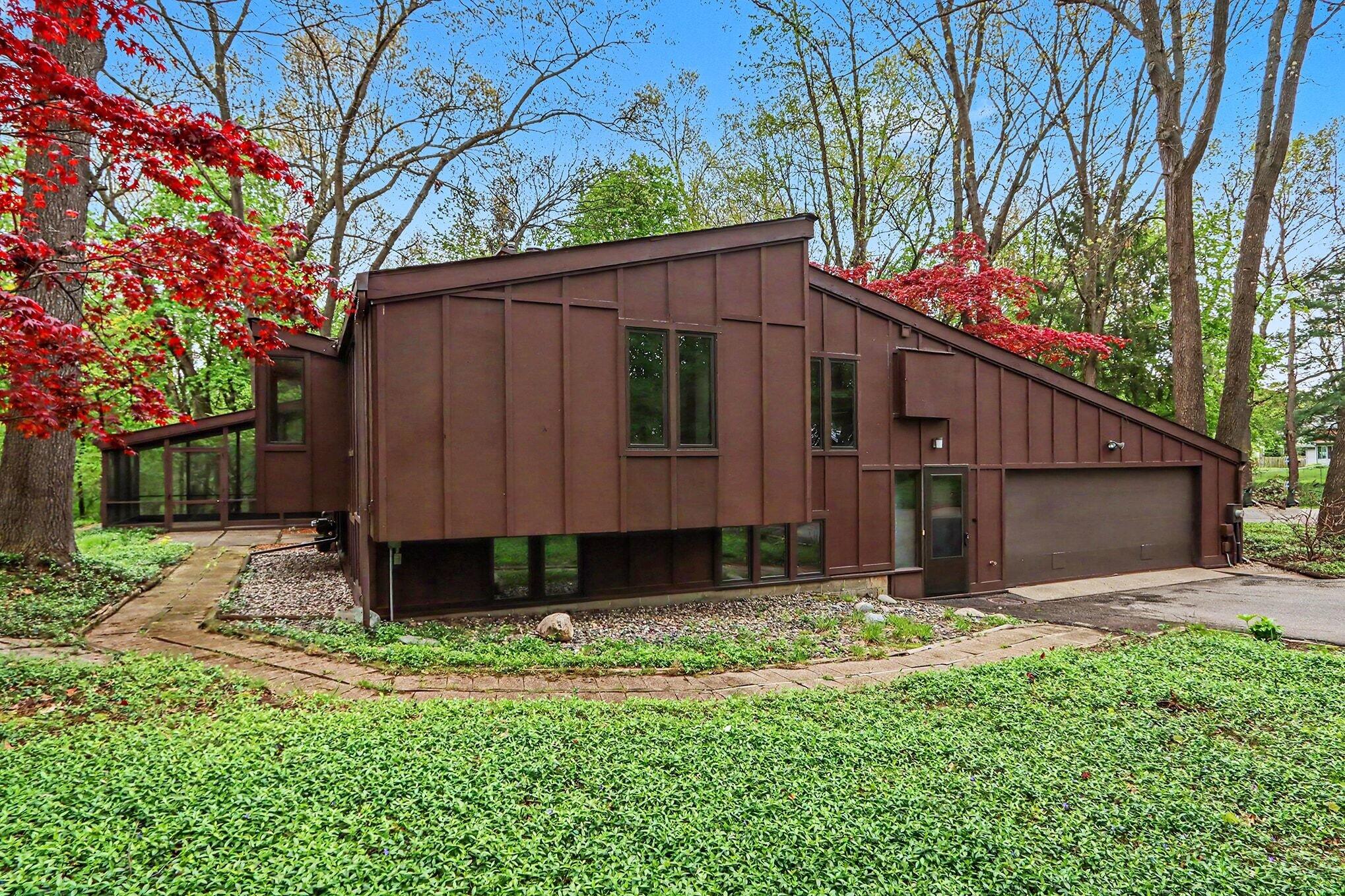 1000 Carolee Lane Kalamazoo MI 49008