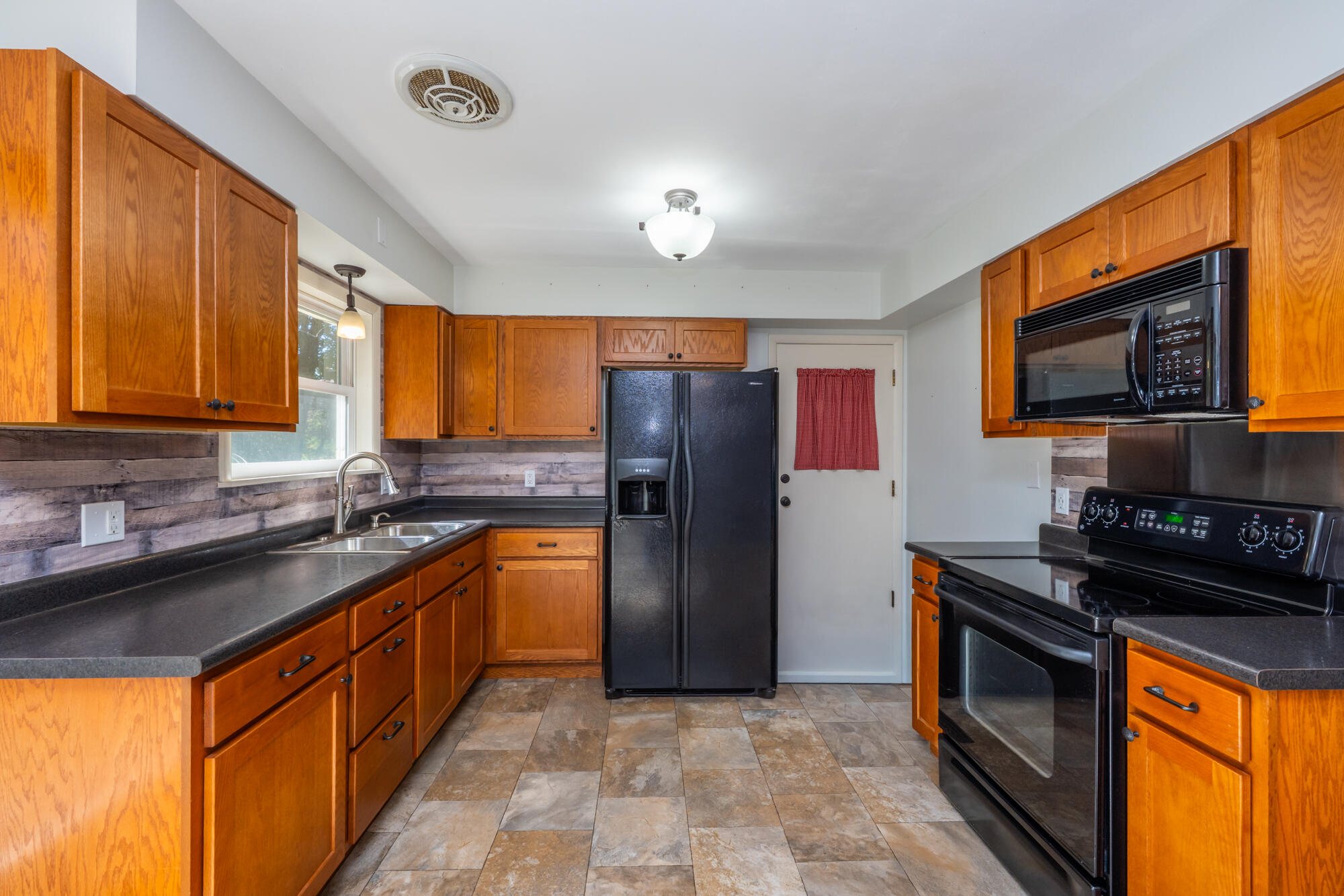 6698 Kruger Road Three Oaks MI 49128