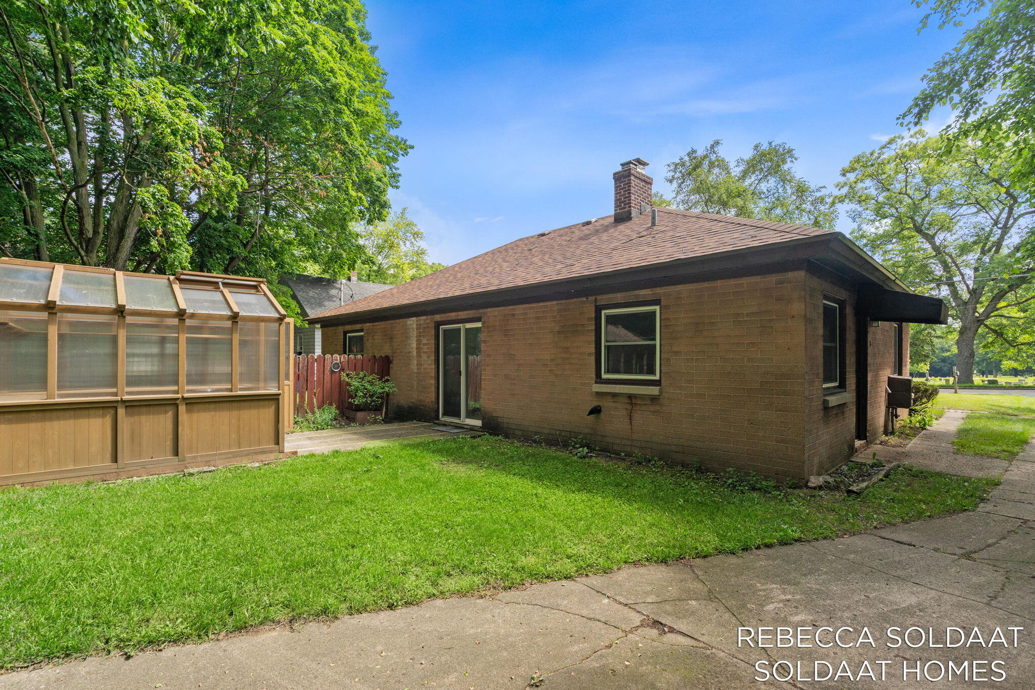 1621 Preston Avenue NW Grand Rapids MI 49504