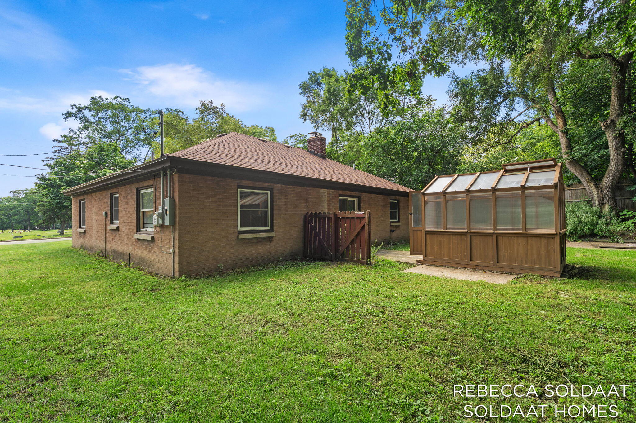 1621 Preston Avenue NW Grand Rapids MI 49504