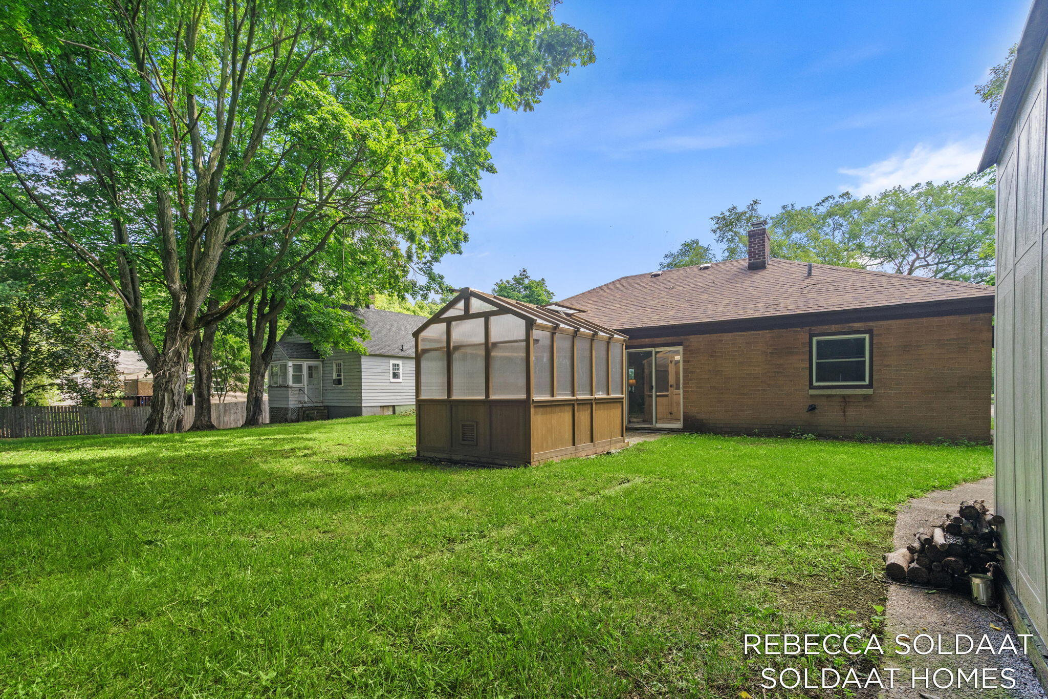 1621 Preston Avenue NW Grand Rapids MI 49504