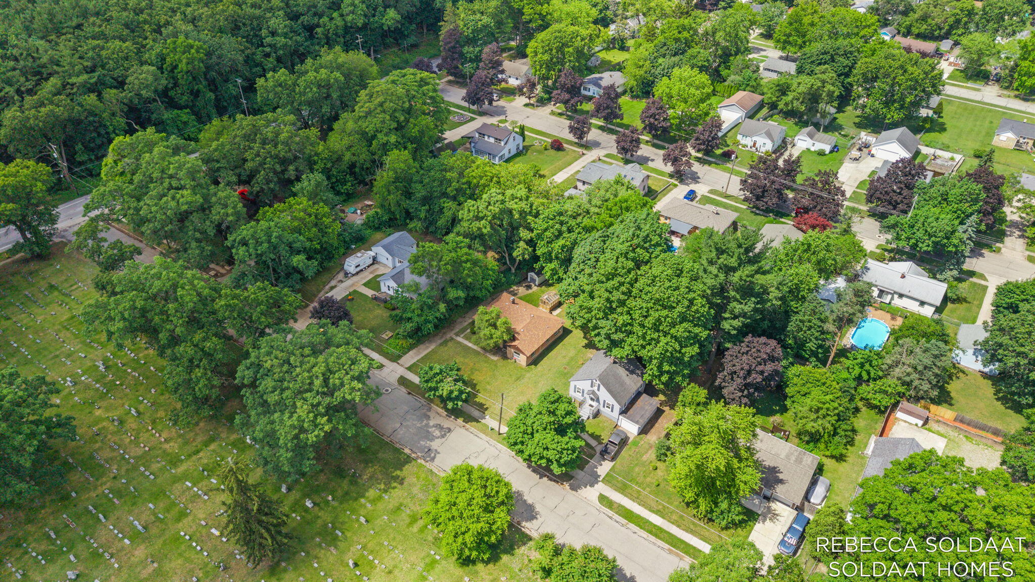 1621 Preston Avenue NW Grand Rapids MI 49504