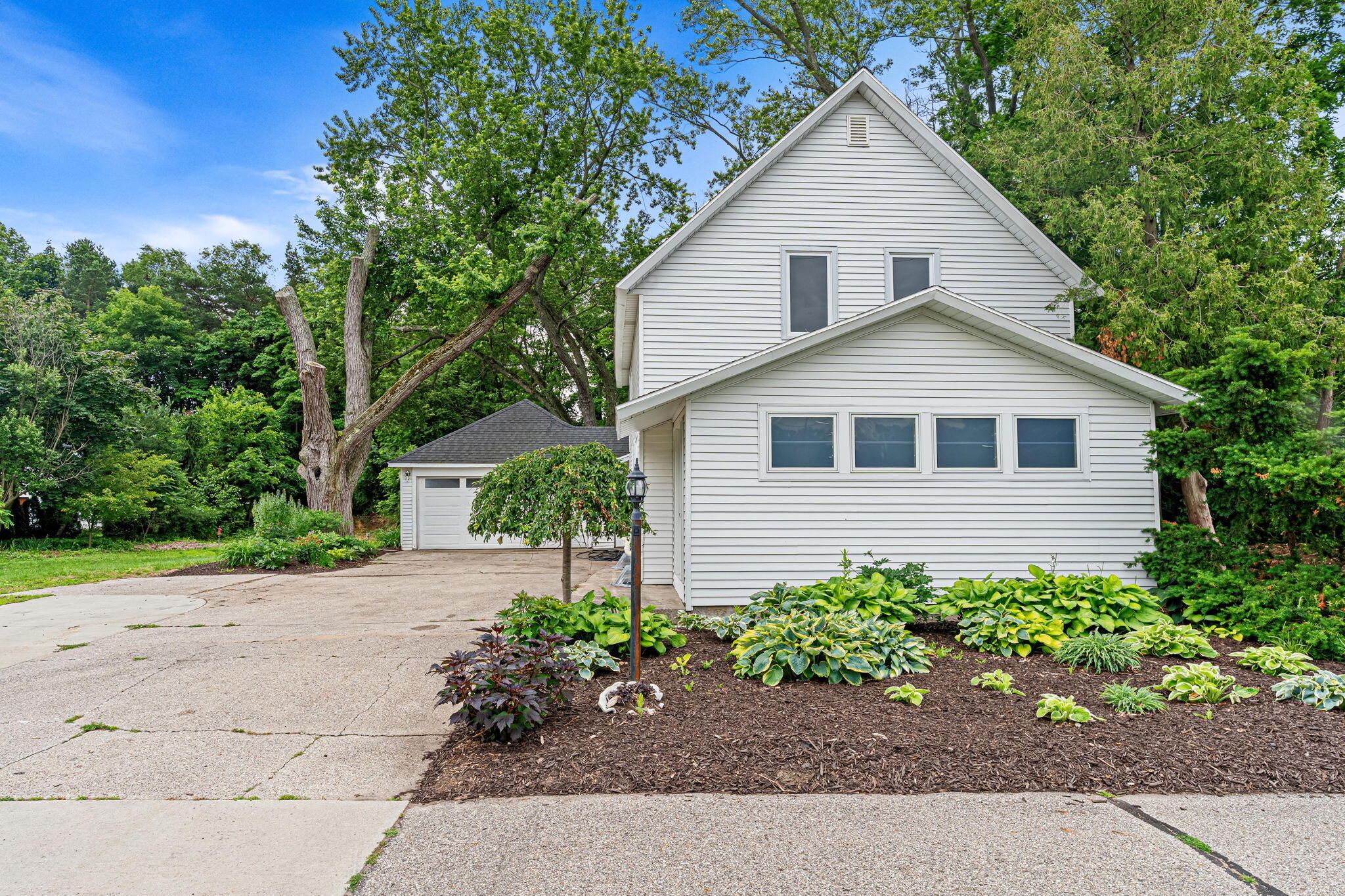 1632 W Lakewood Boulevard Holland MI 49424