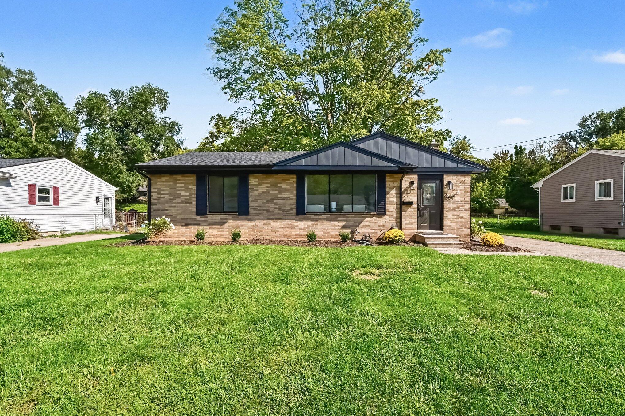 1664 Benjamin Avenue NE Grand Rapids MI 49505