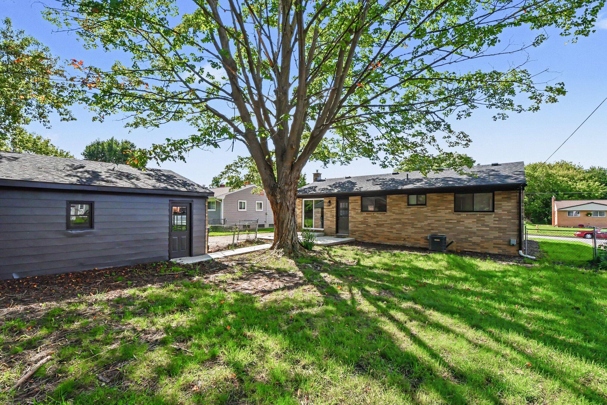 1664 Benjamin Avenue NE Grand Rapids MI 49505