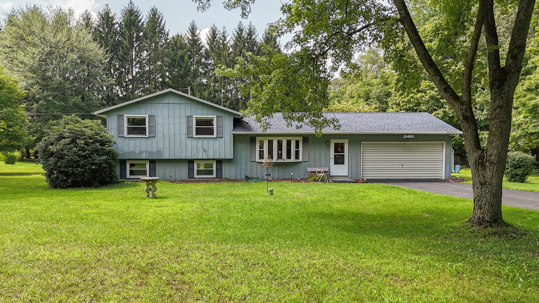 28493 Downey Street Dowagiac MI 49047