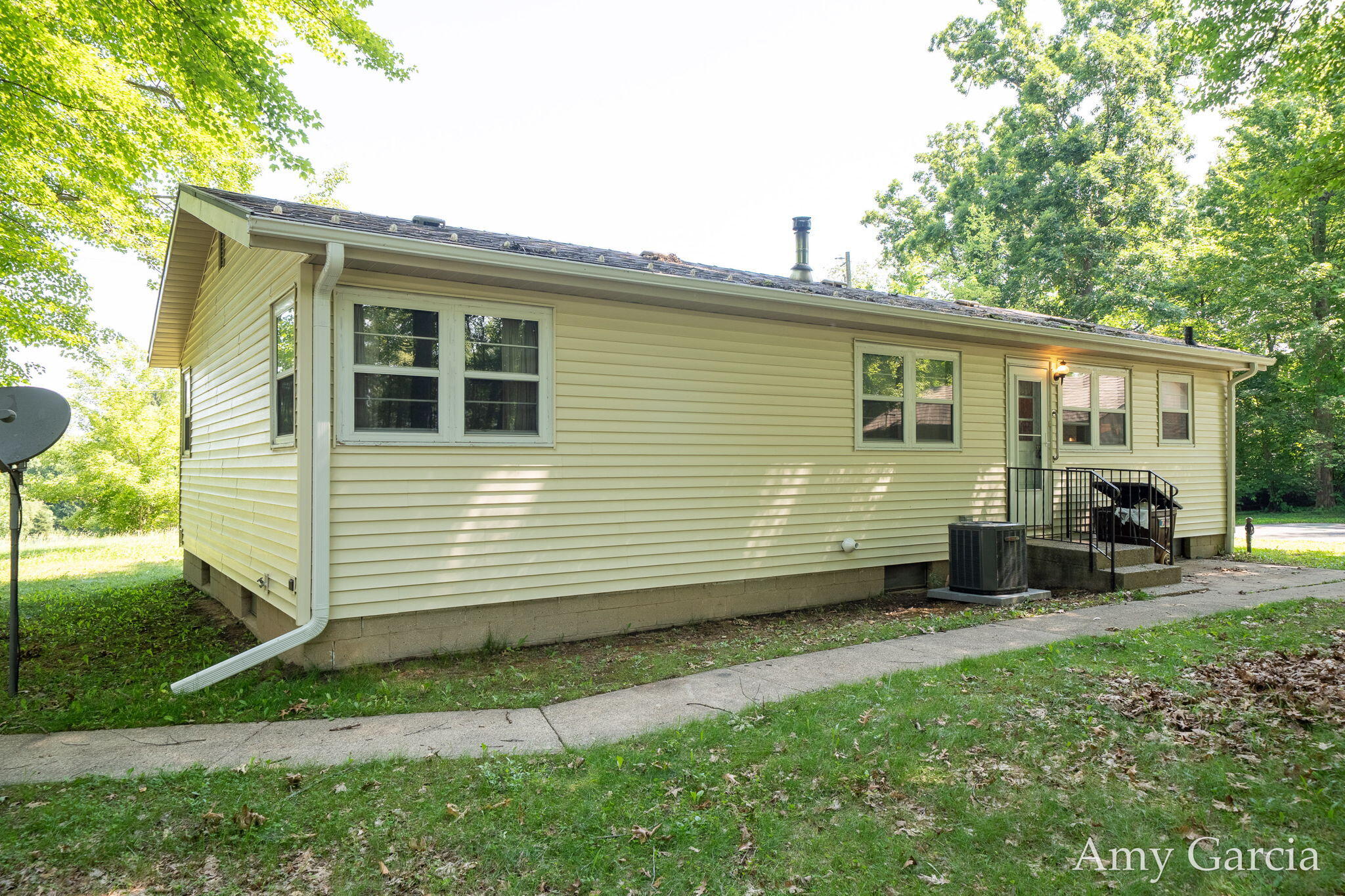 3530 11 Mile Road NE Rockford MI 49341