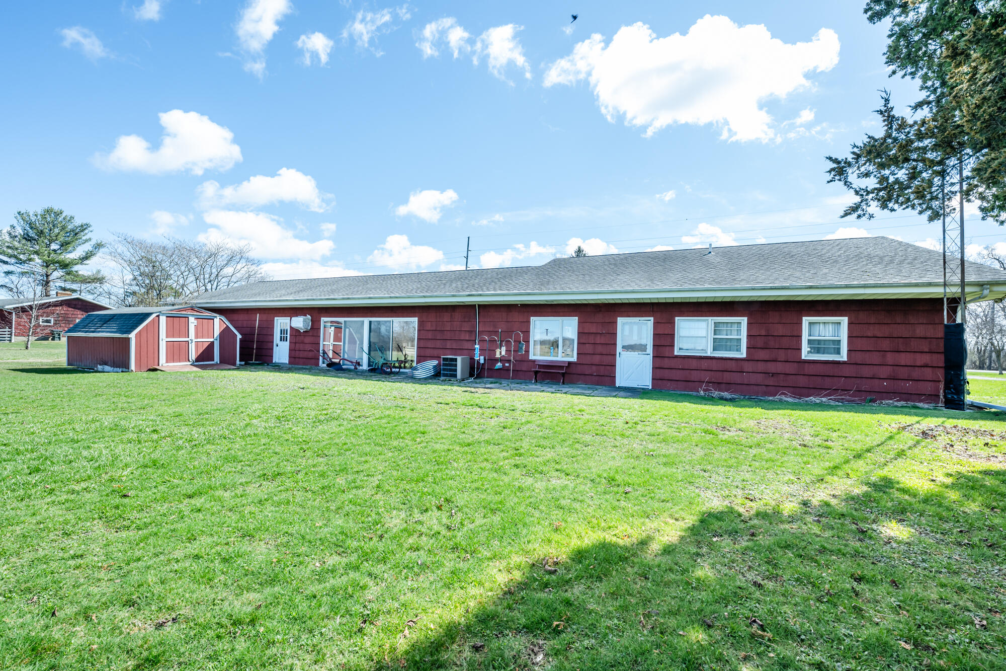 7081 W Us 12 Highway Three Oaks MI 49128