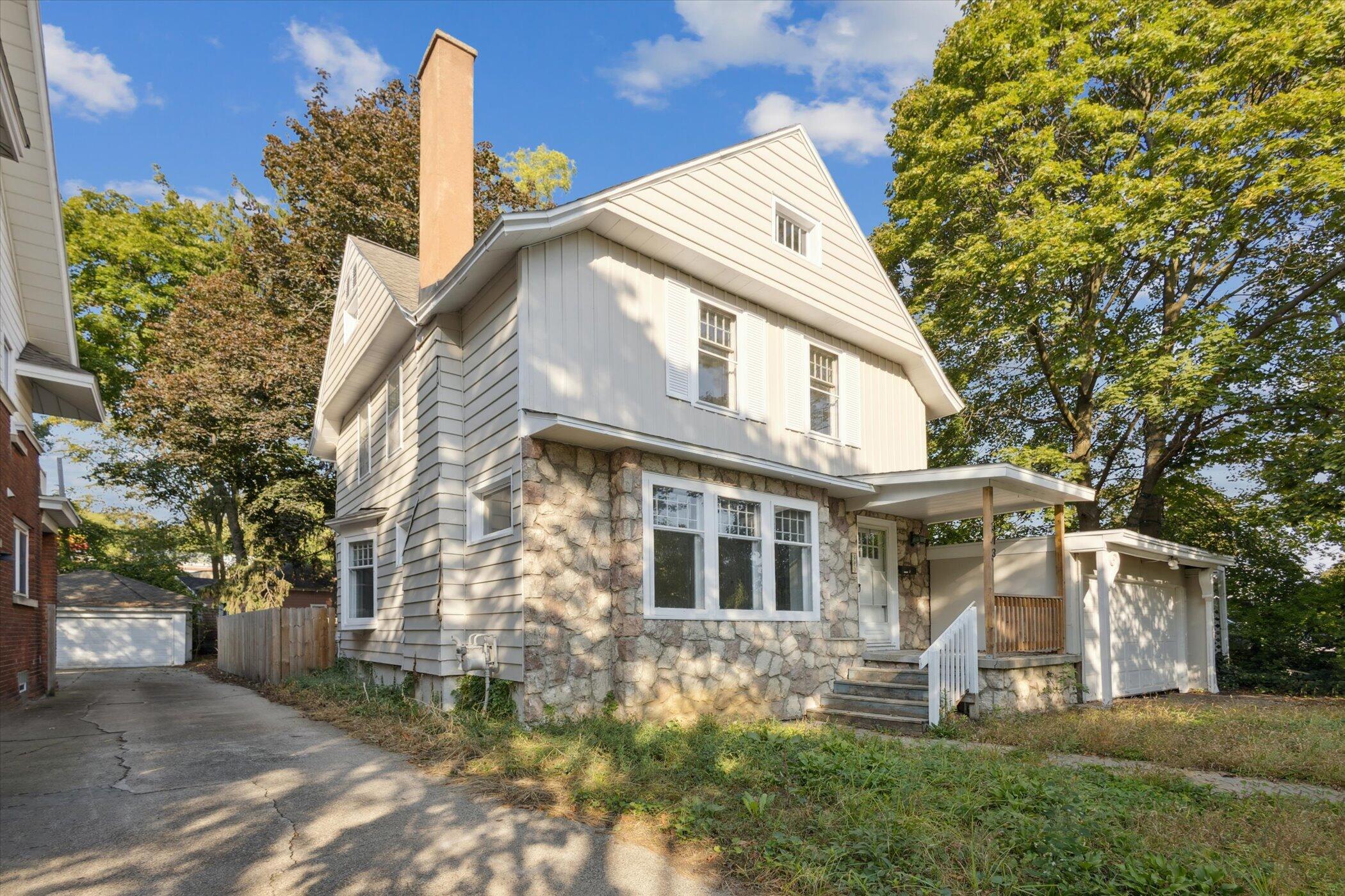 343 Garfield Avenue NW Grand Rapids MI 49504