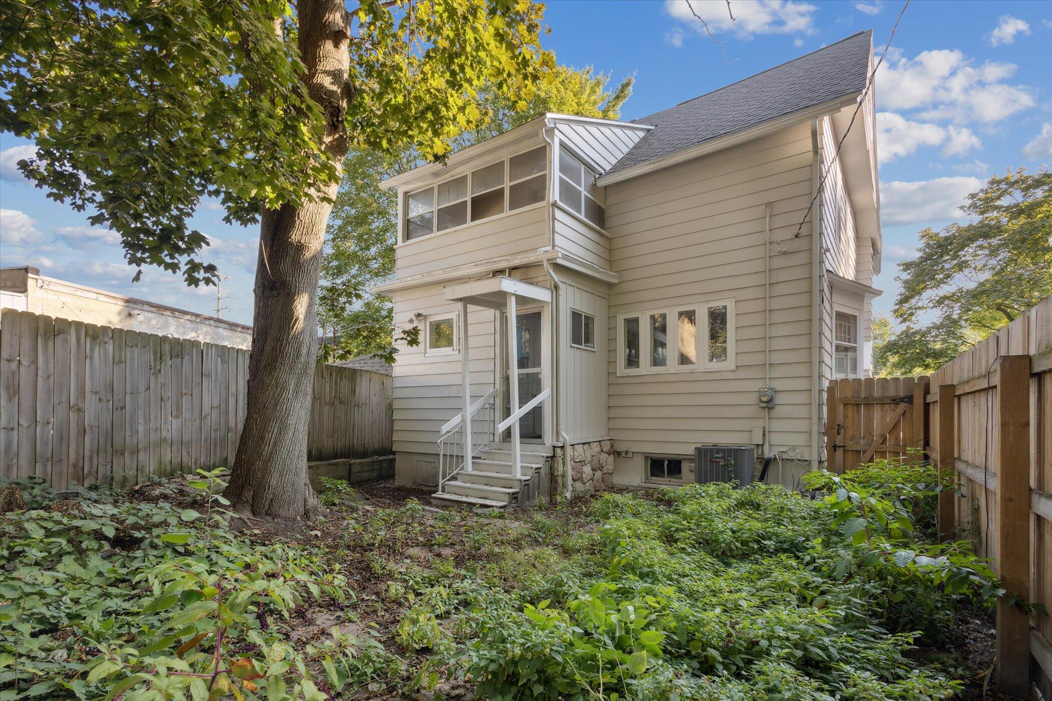 343 Garfield Avenue NW Grand Rapids MI 49504