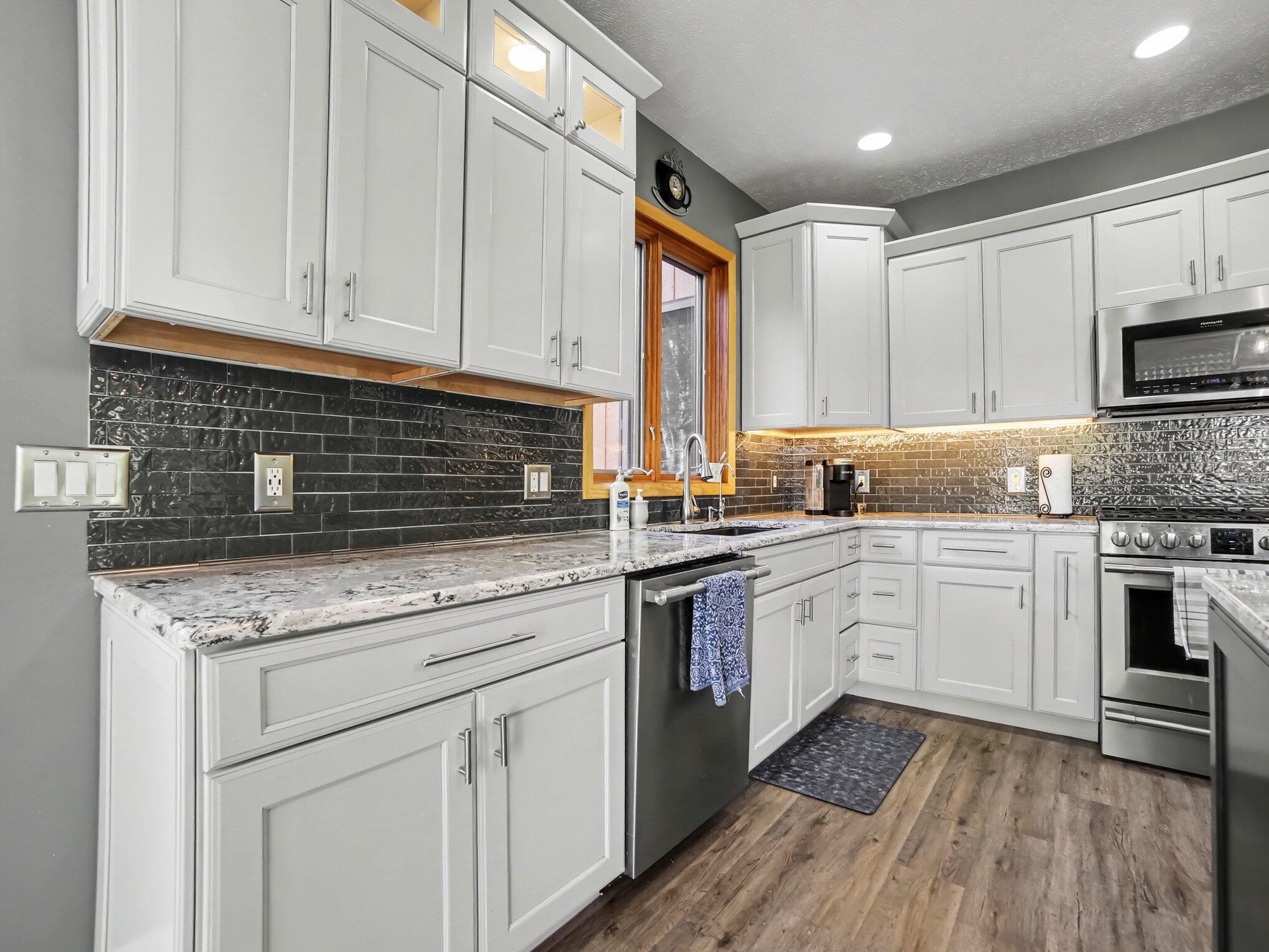 5336 W Riverside Lane Ludington MI 49431
