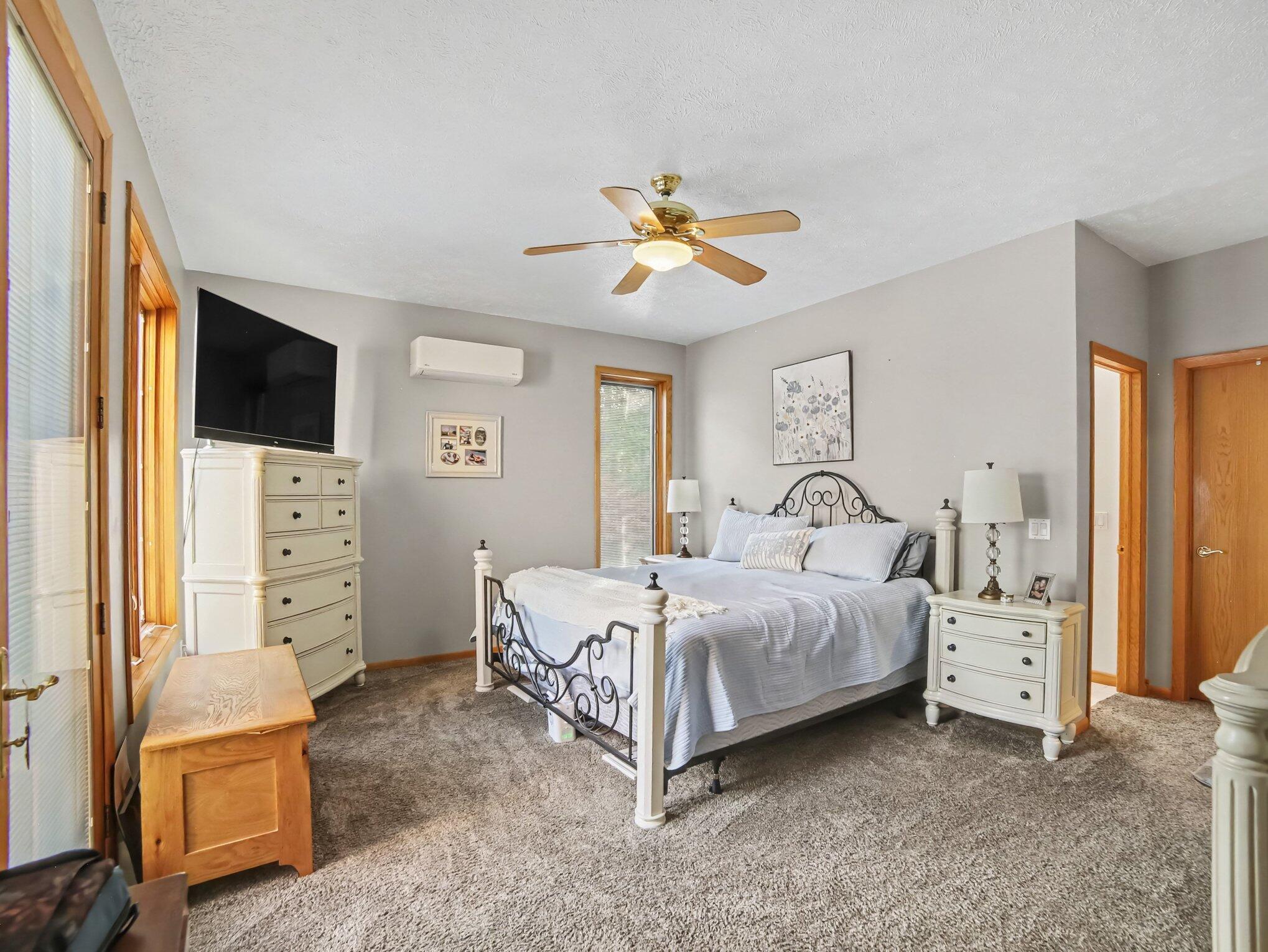 5336 W Riverside Lane Ludington MI 49431