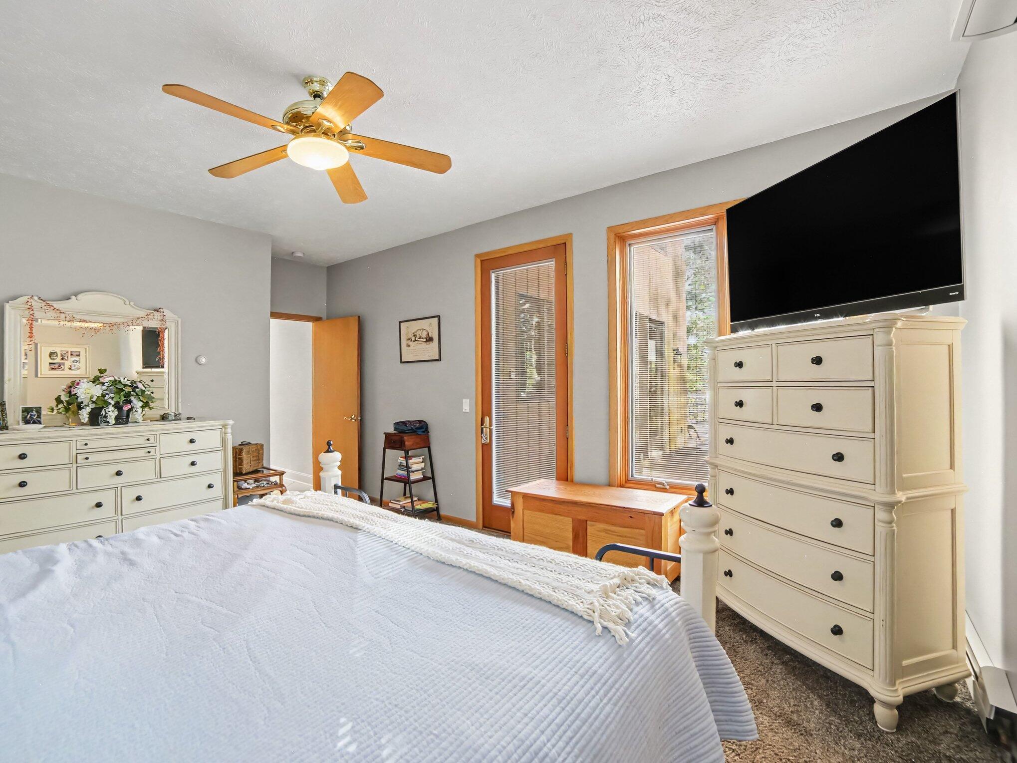 5336 W Riverside Lane Ludington MI 49431