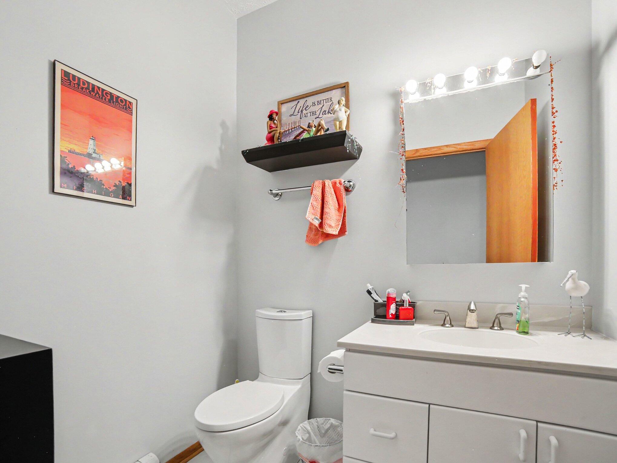 5336 W Riverside Lane Ludington MI 49431