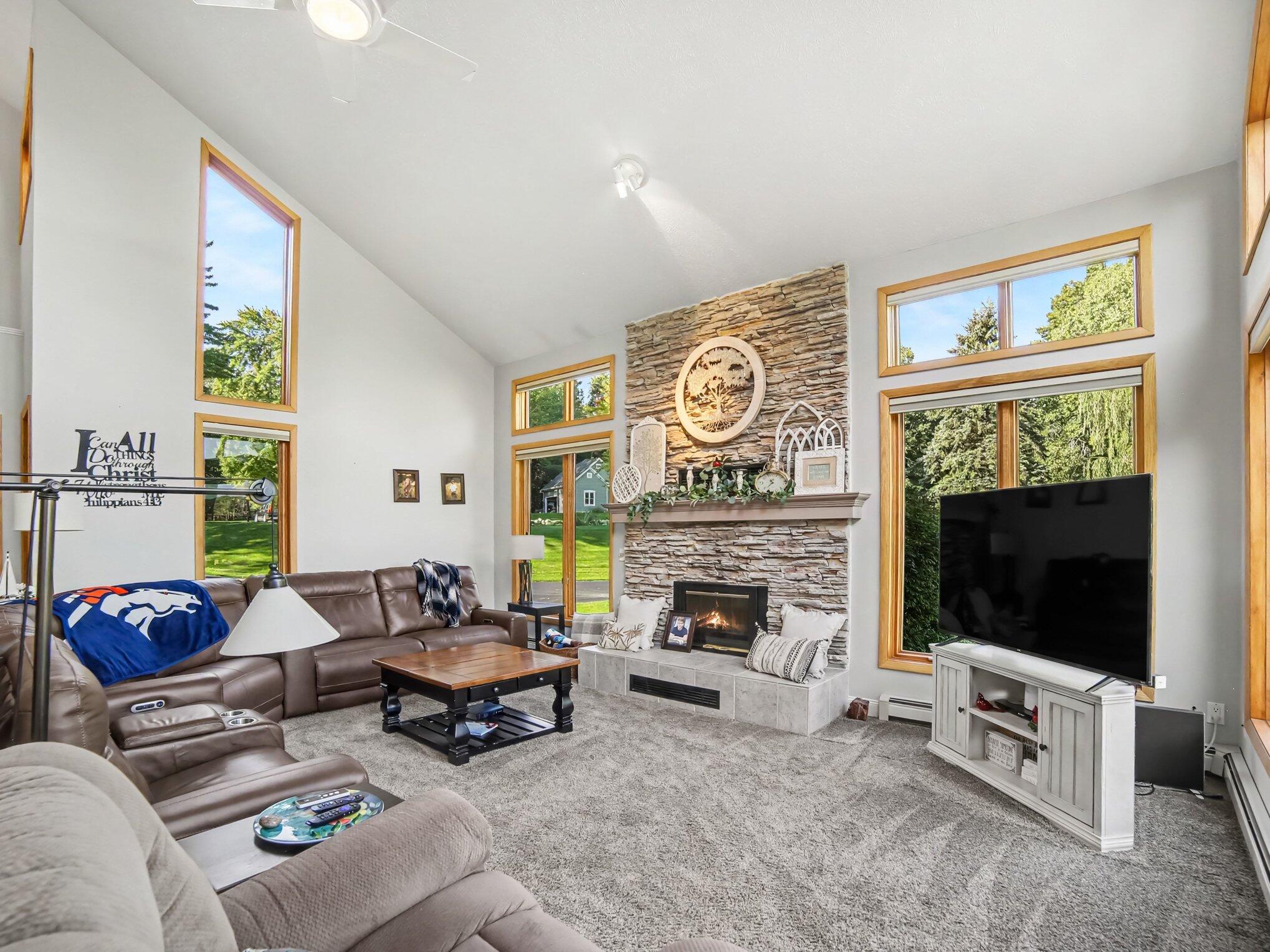 5336 W Riverside Lane Ludington MI 49431