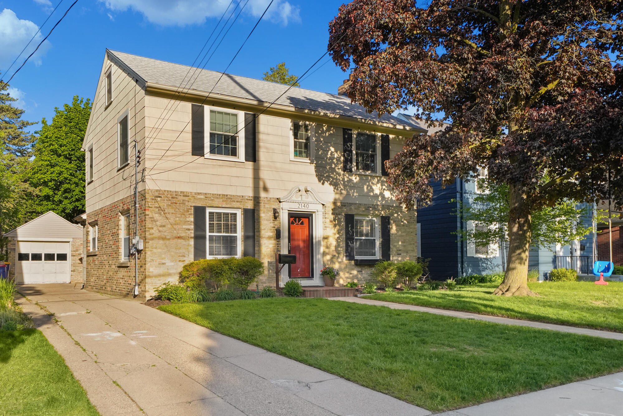2140 Paris Avenue SE Grand Rapids MI 49507