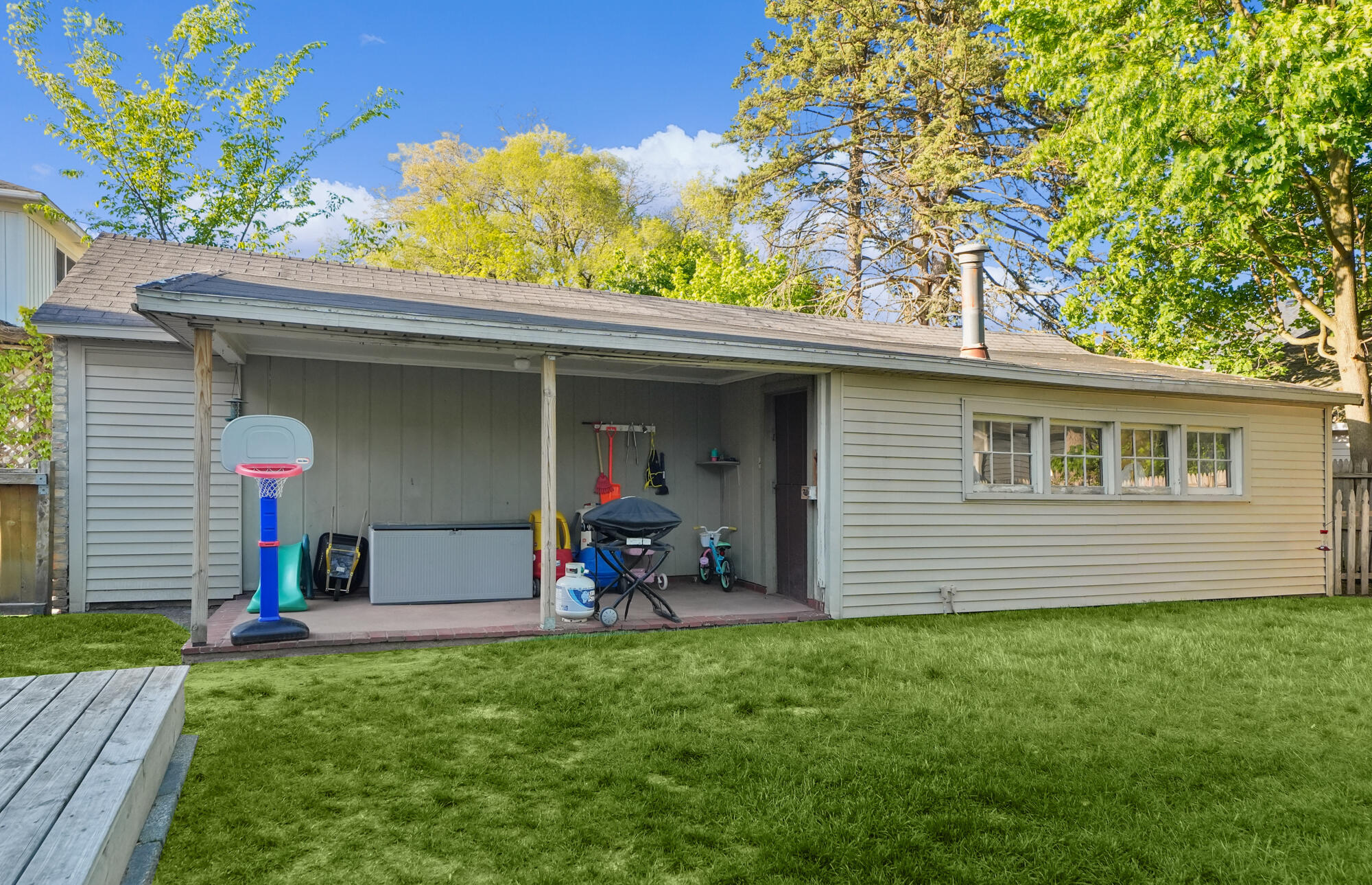 2140 Paris Avenue SE Grand Rapids MI 49507