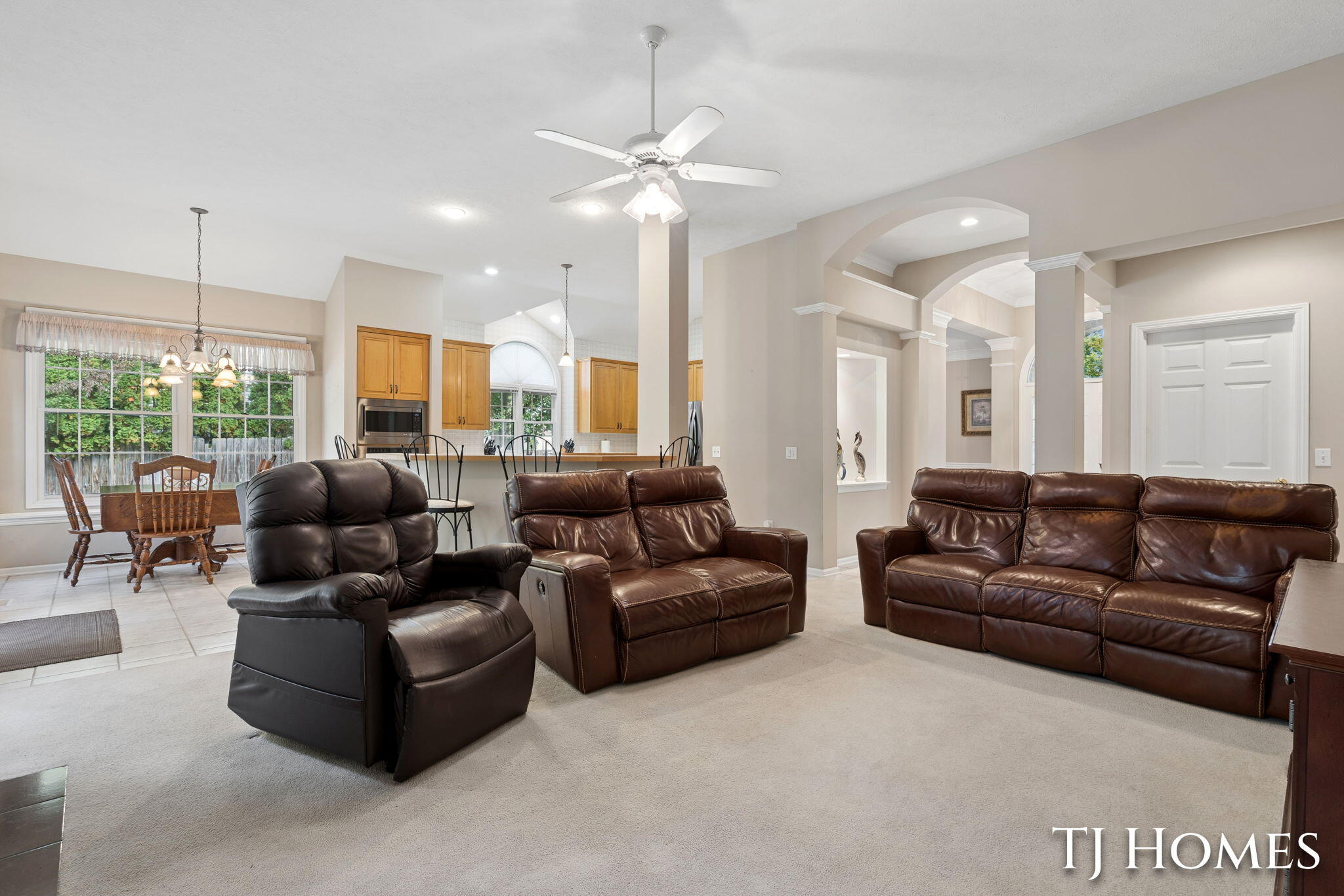 985 Thornwyk Drive NW Grand Rapids MI 49534