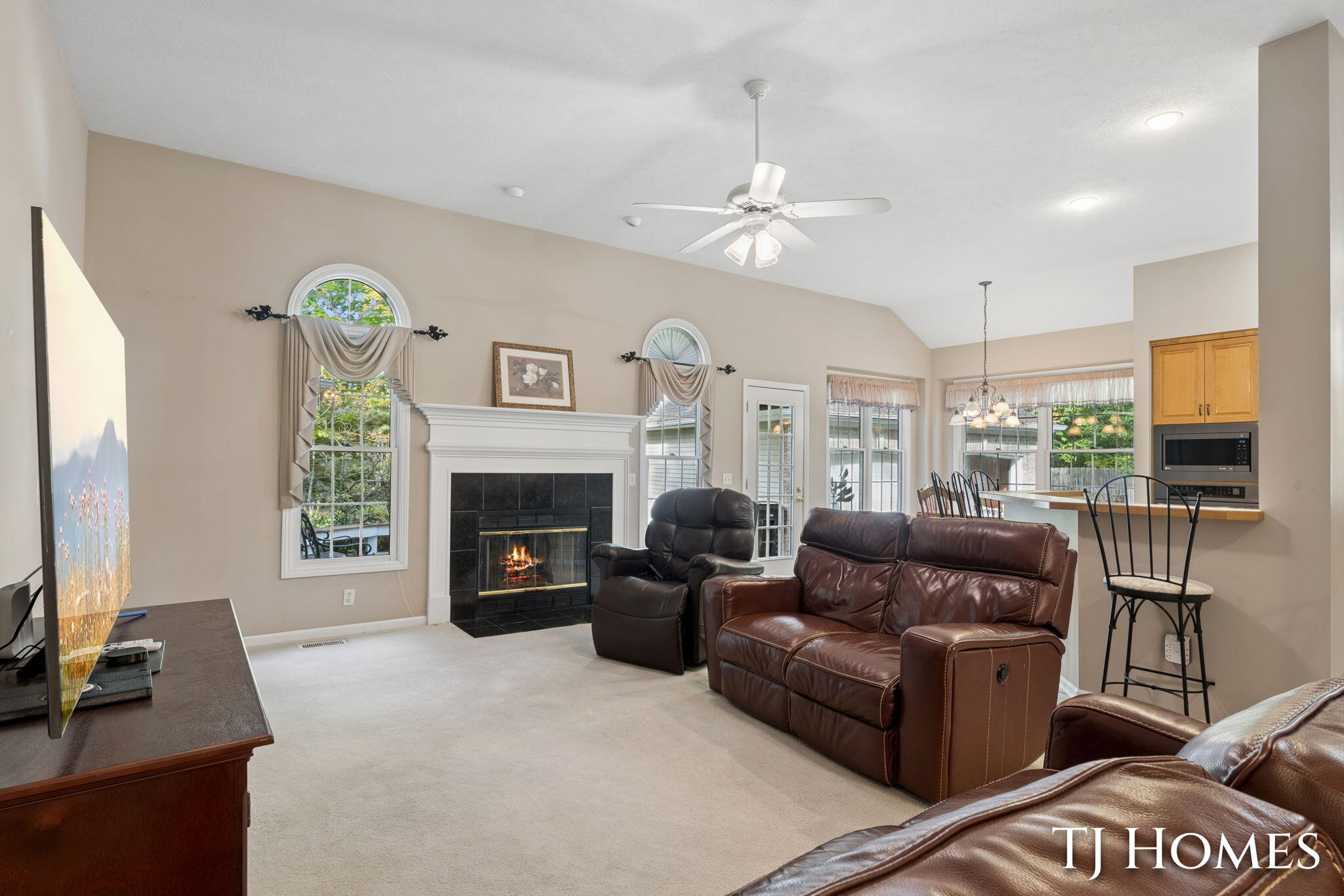 985 Thornwyk Drive NW Grand Rapids MI 49534