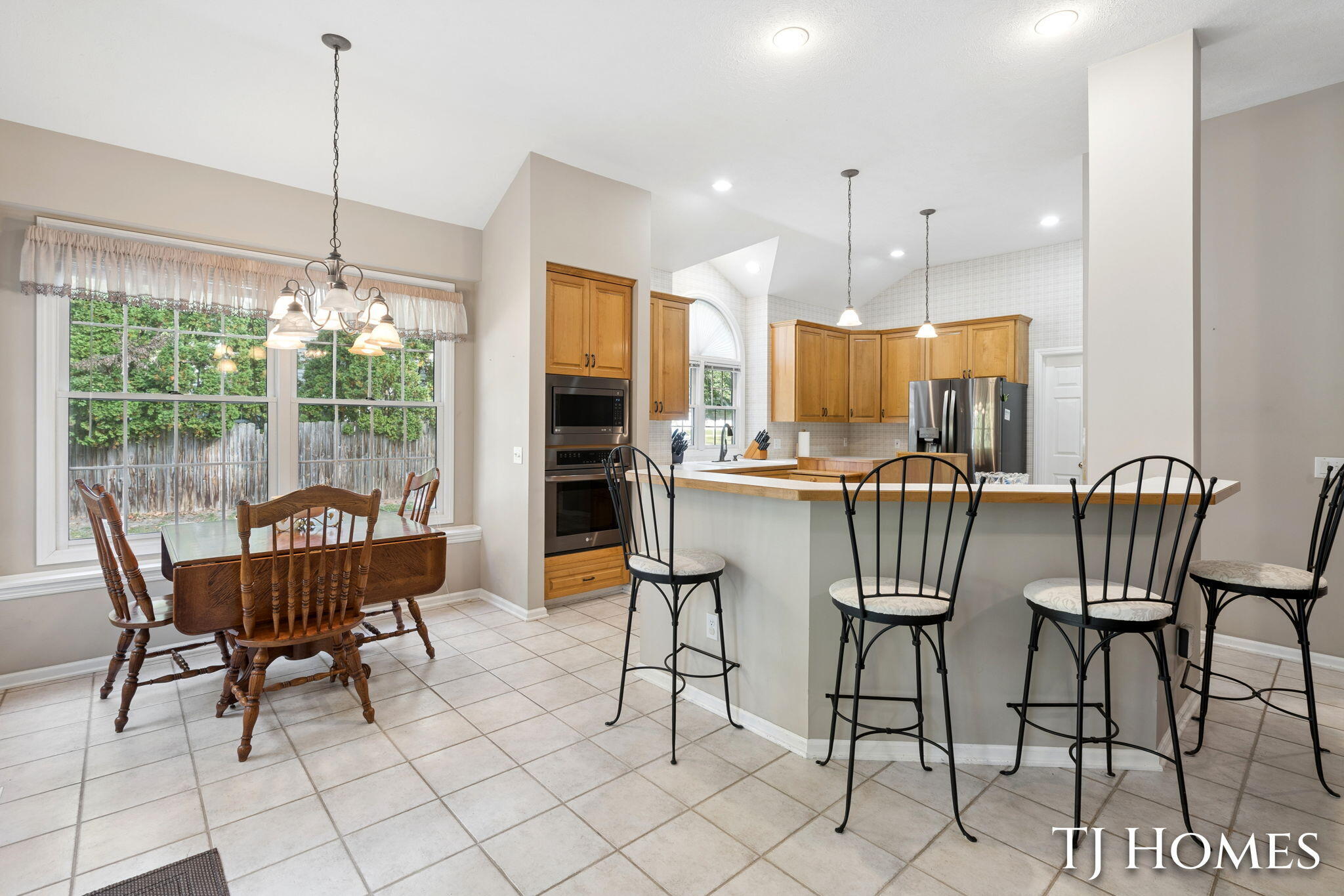 985 Thornwyk Drive NW Grand Rapids MI 49534