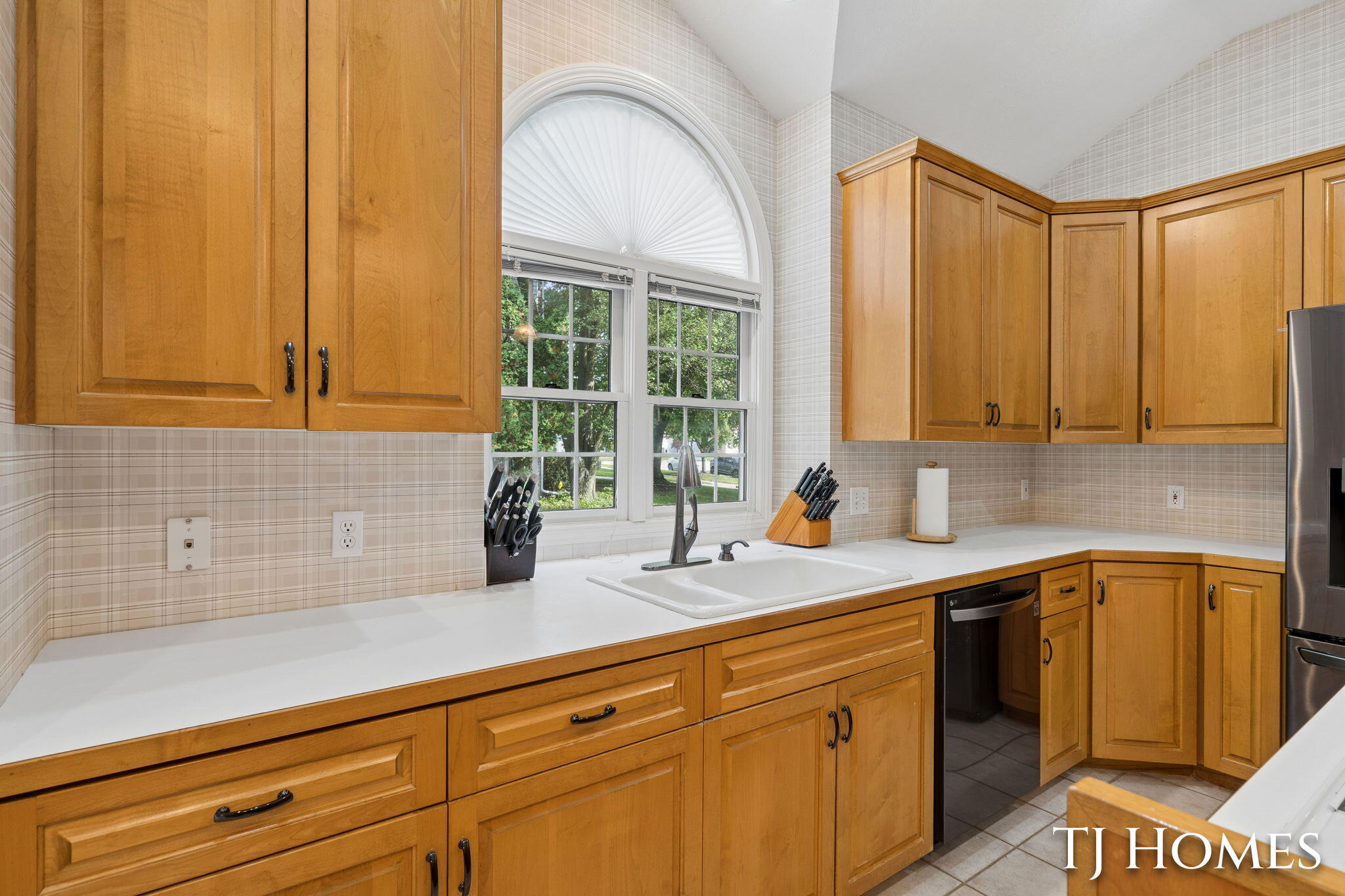 985 Thornwyk Drive NW Grand Rapids MI 49534