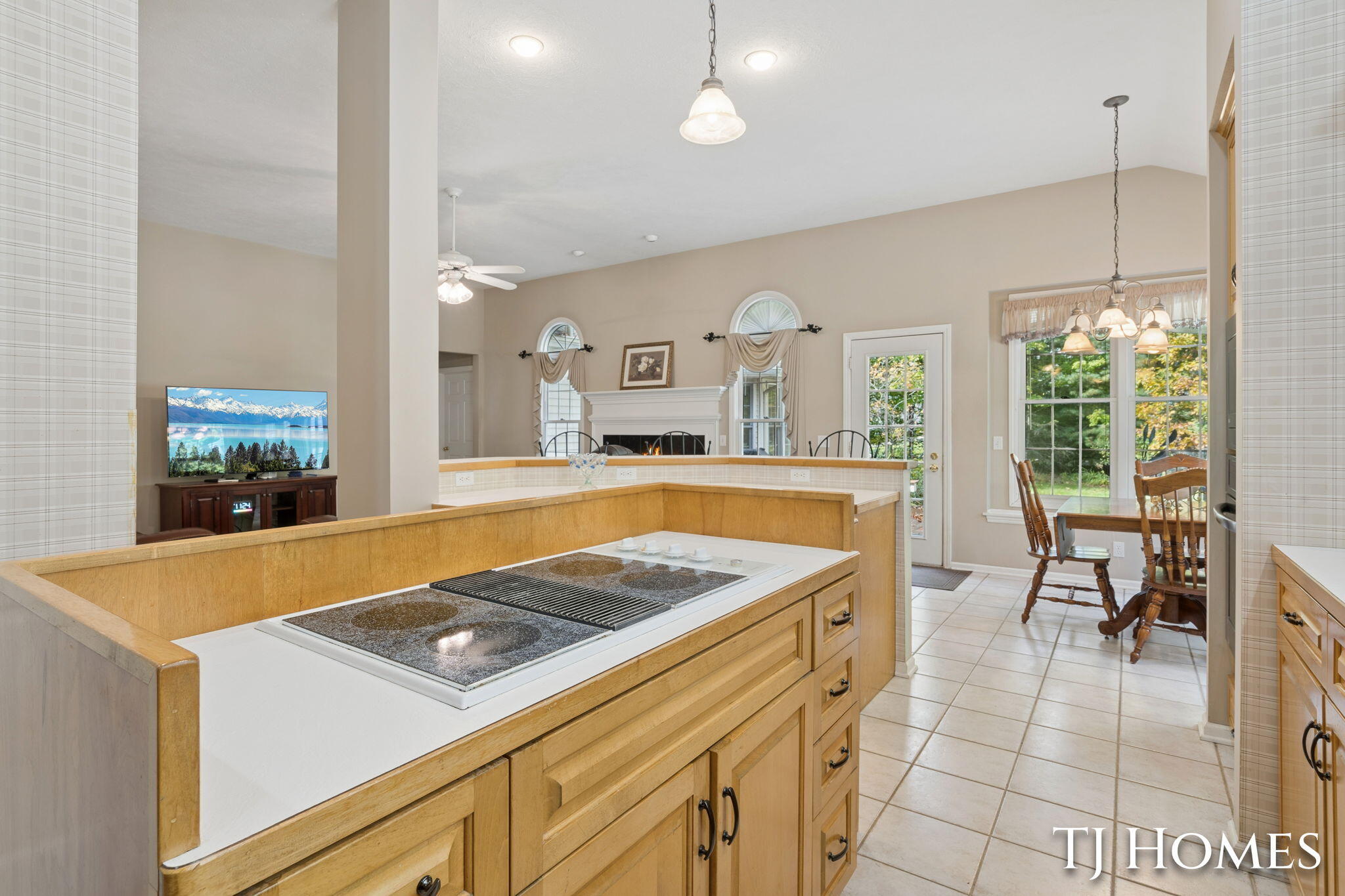 985 Thornwyk Drive NW Grand Rapids MI 49534