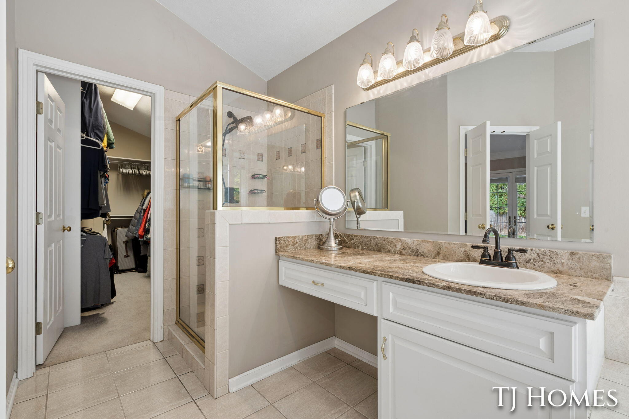 985 Thornwyk Drive NW Grand Rapids MI 49534