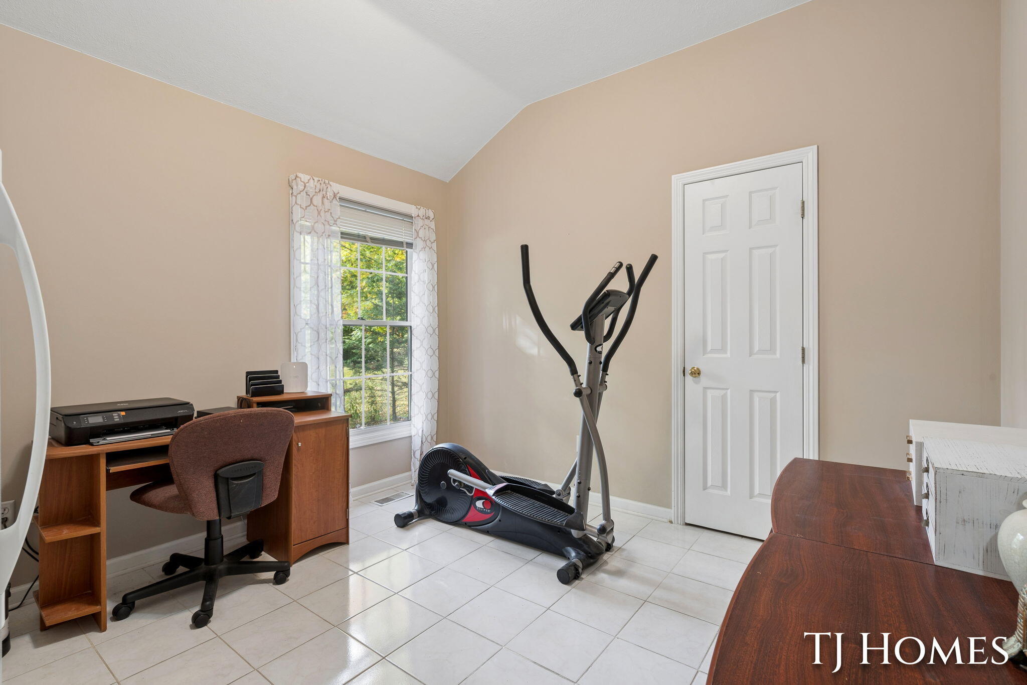 985 Thornwyk Drive NW Grand Rapids MI 49534