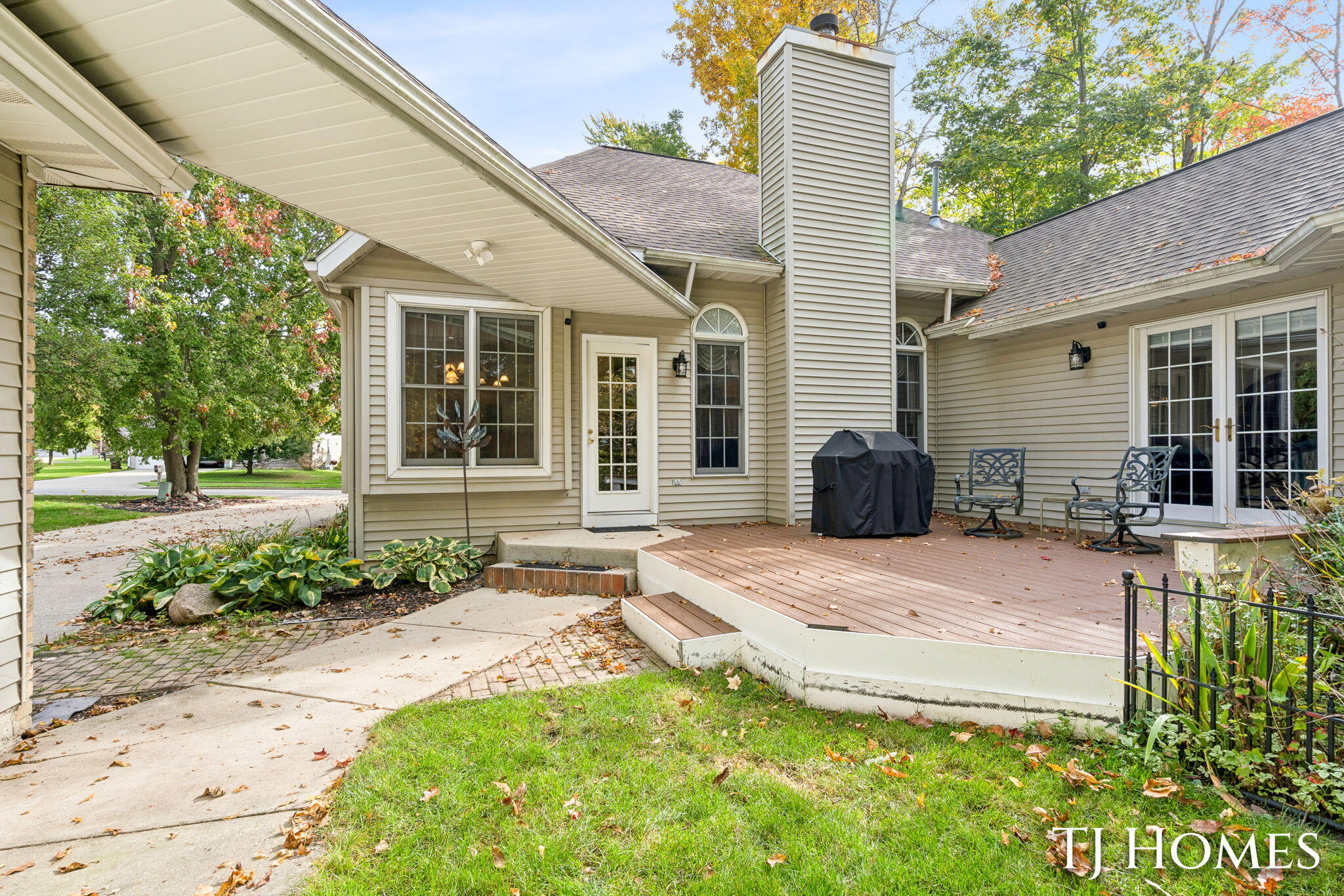 985 Thornwyk Drive NW Grand Rapids MI 49534