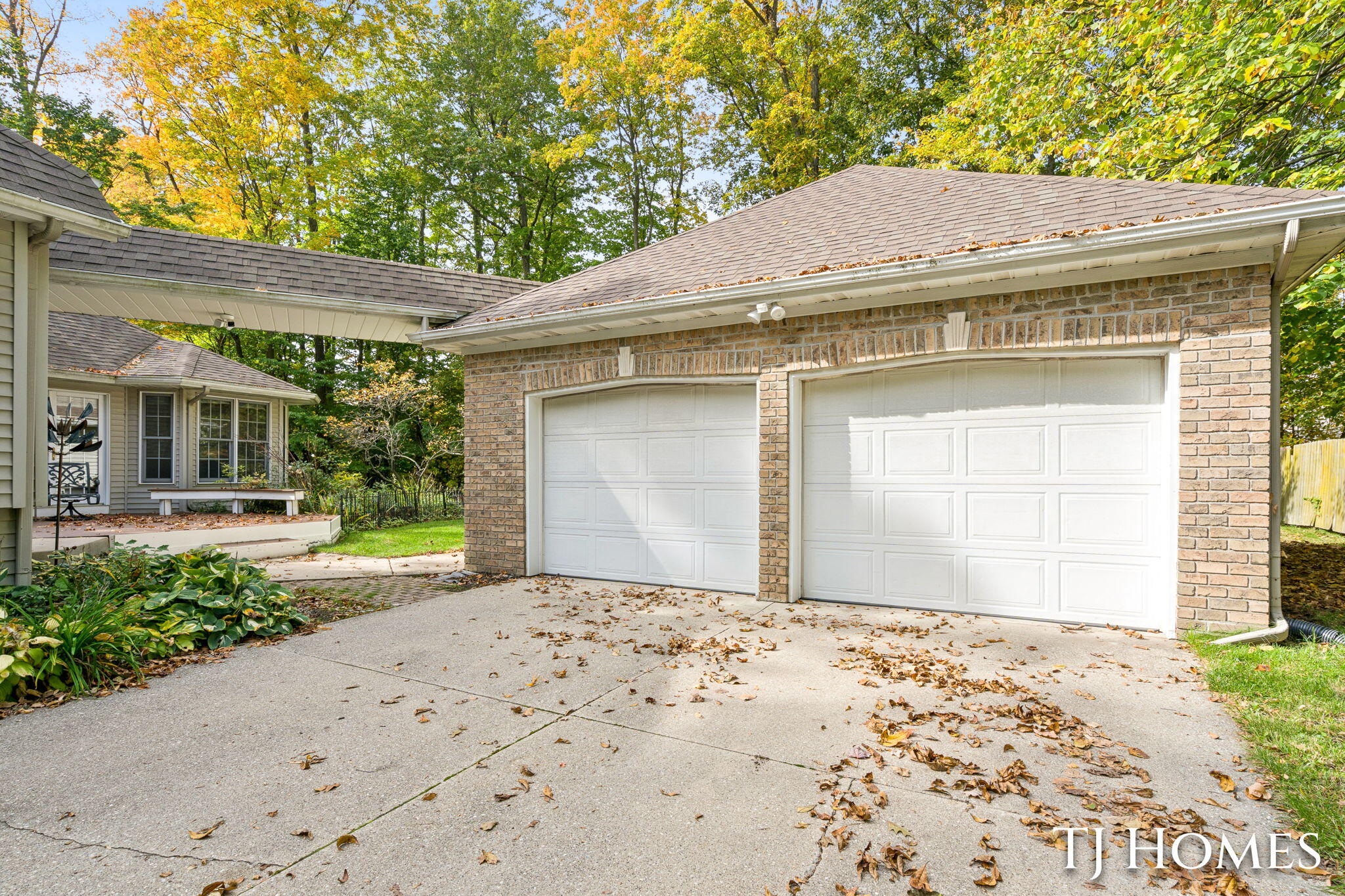 985 Thornwyk Drive NW Grand Rapids MI 49534