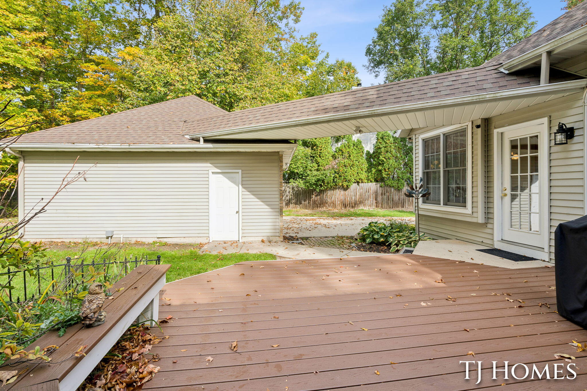 985 Thornwyk Drive NW Grand Rapids MI 49534