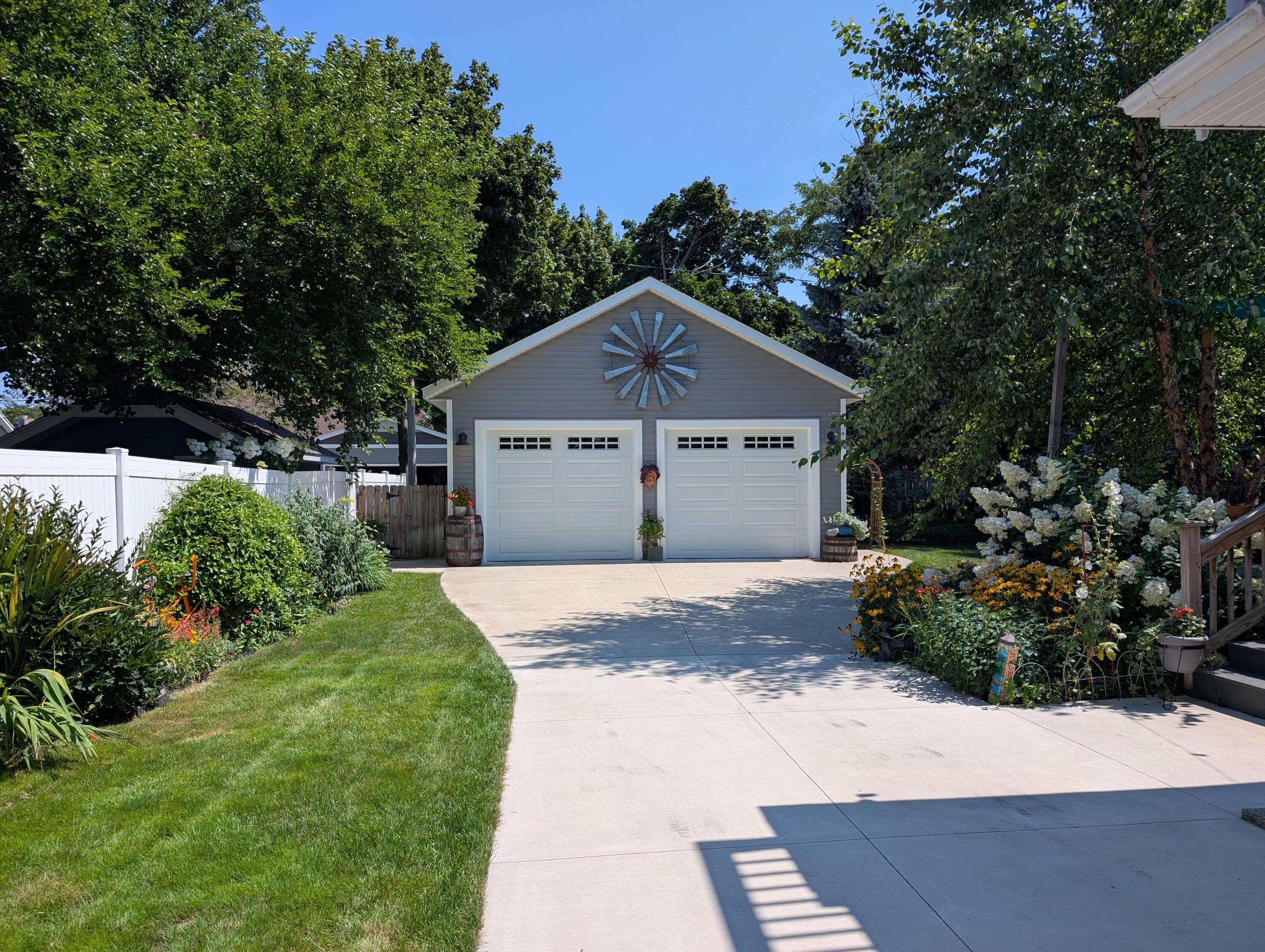 1303 Lakeshore Drive Muskegon MI 49441