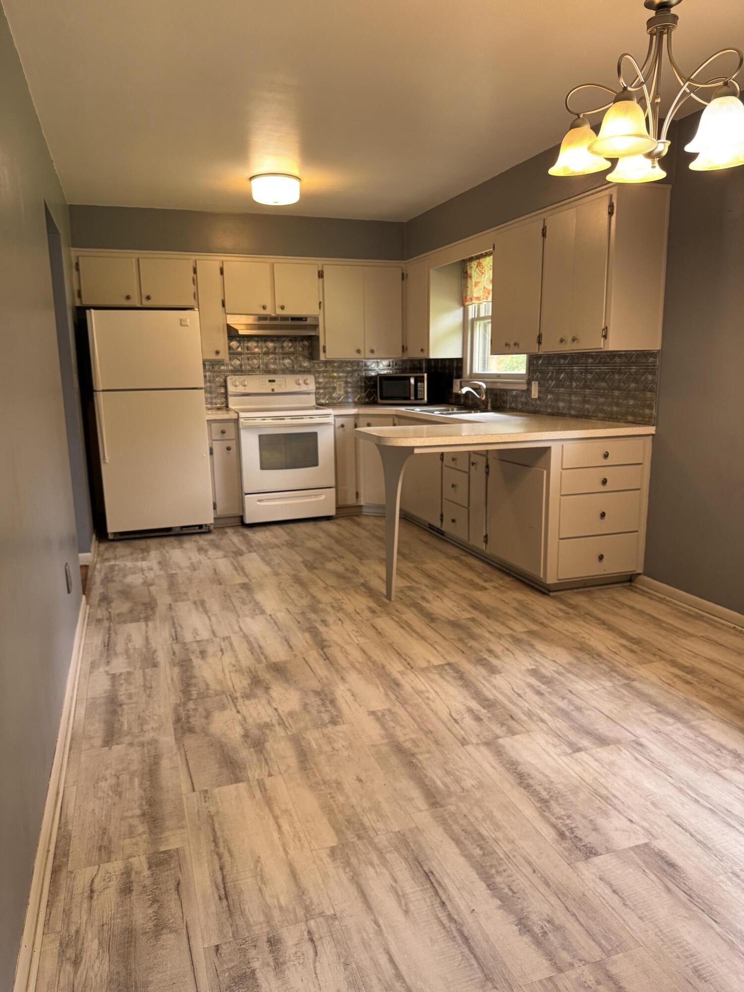 5634 W Hiawatha Lane Stevensville MI 49127