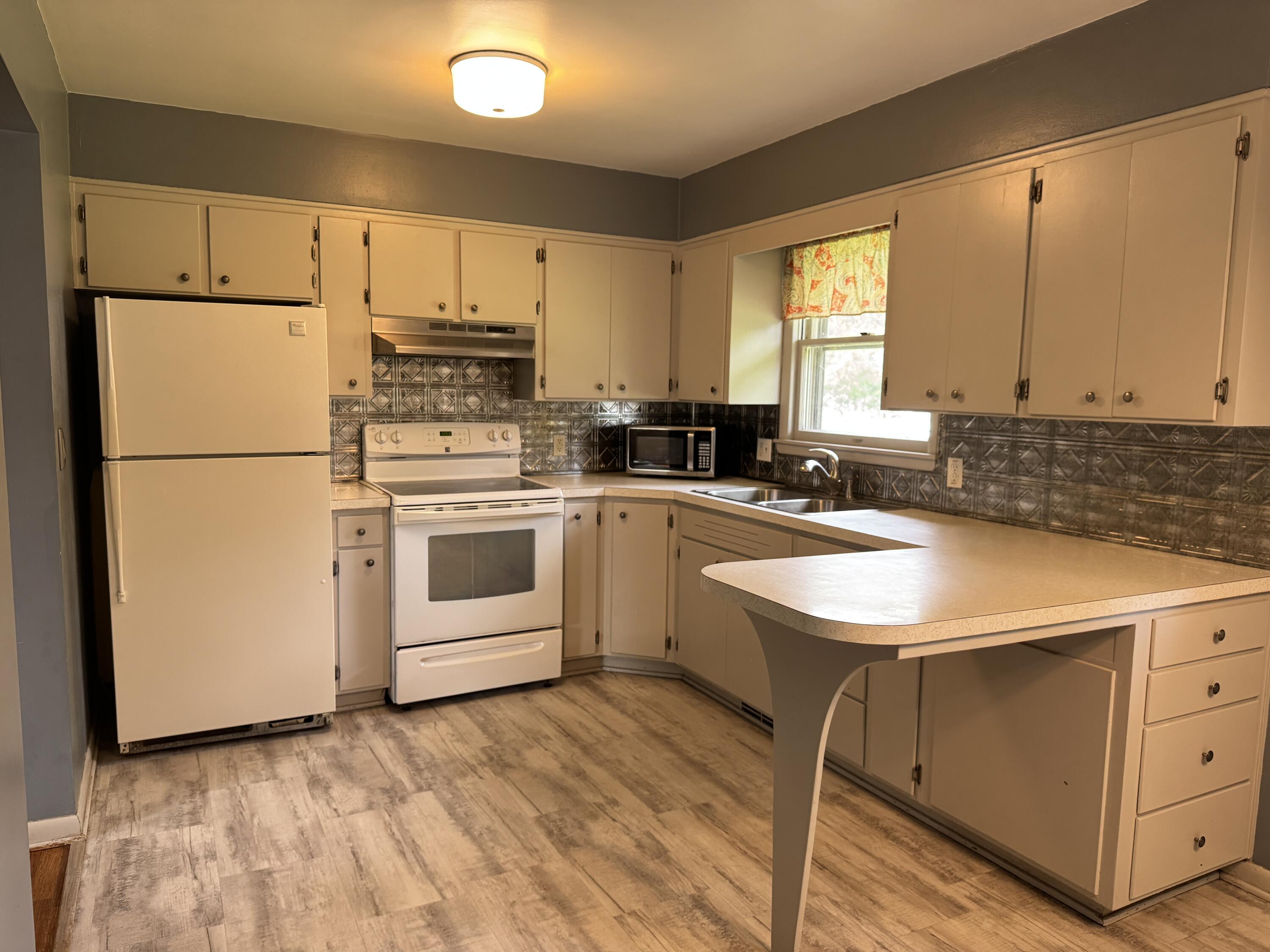 5634 W Hiawatha Lane Stevensville MI 49127