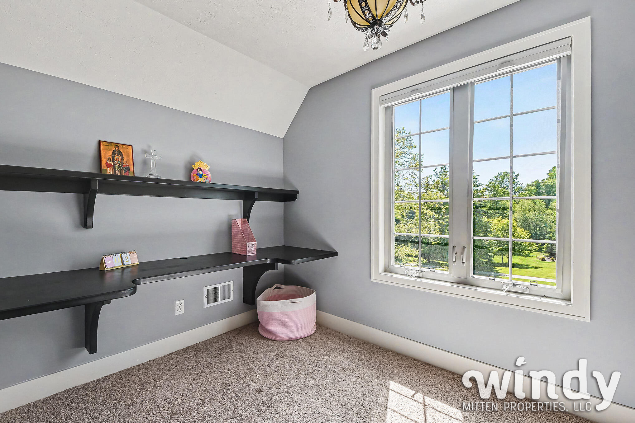 1330 Glen Ellyn Drive SE Grand Rapids MI 49546