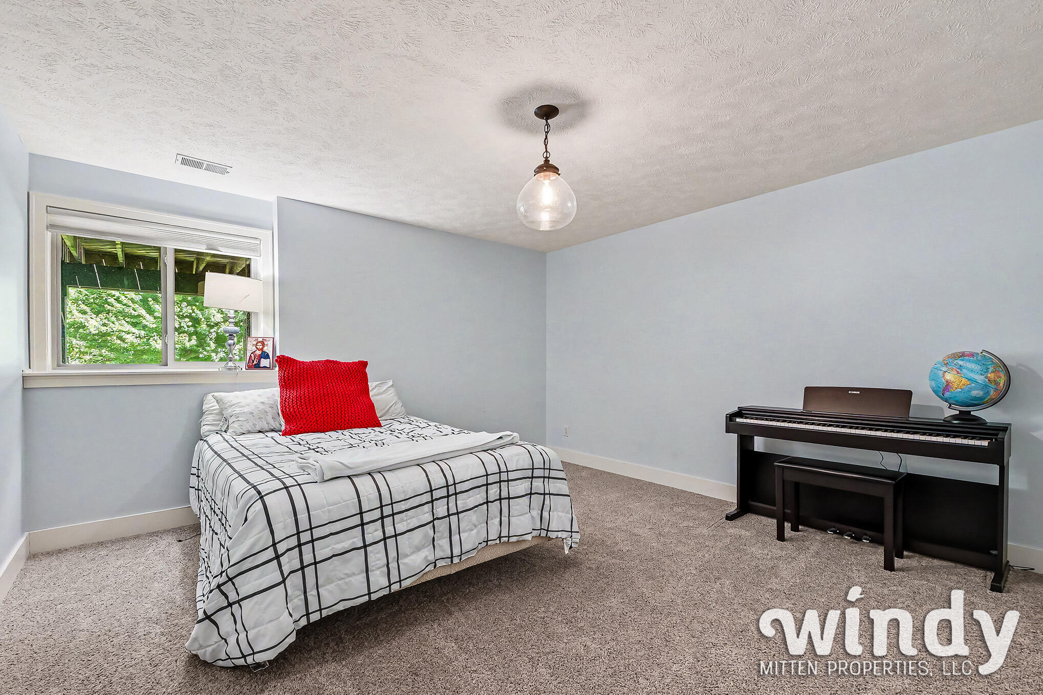 1330 Glen Ellyn Drive SE Grand Rapids MI 49546