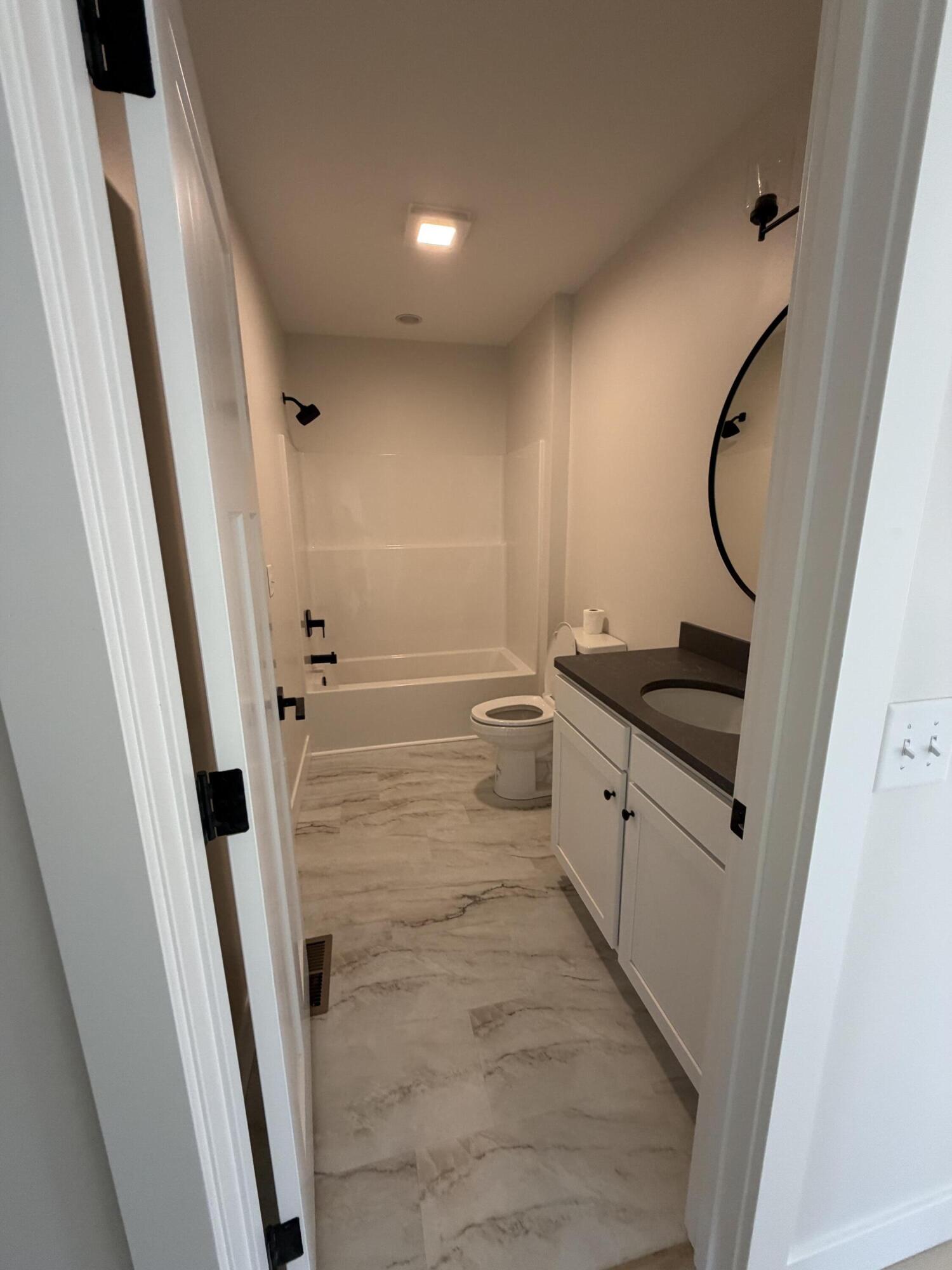 2670 Settlers Creek Road Fennville MI 49408