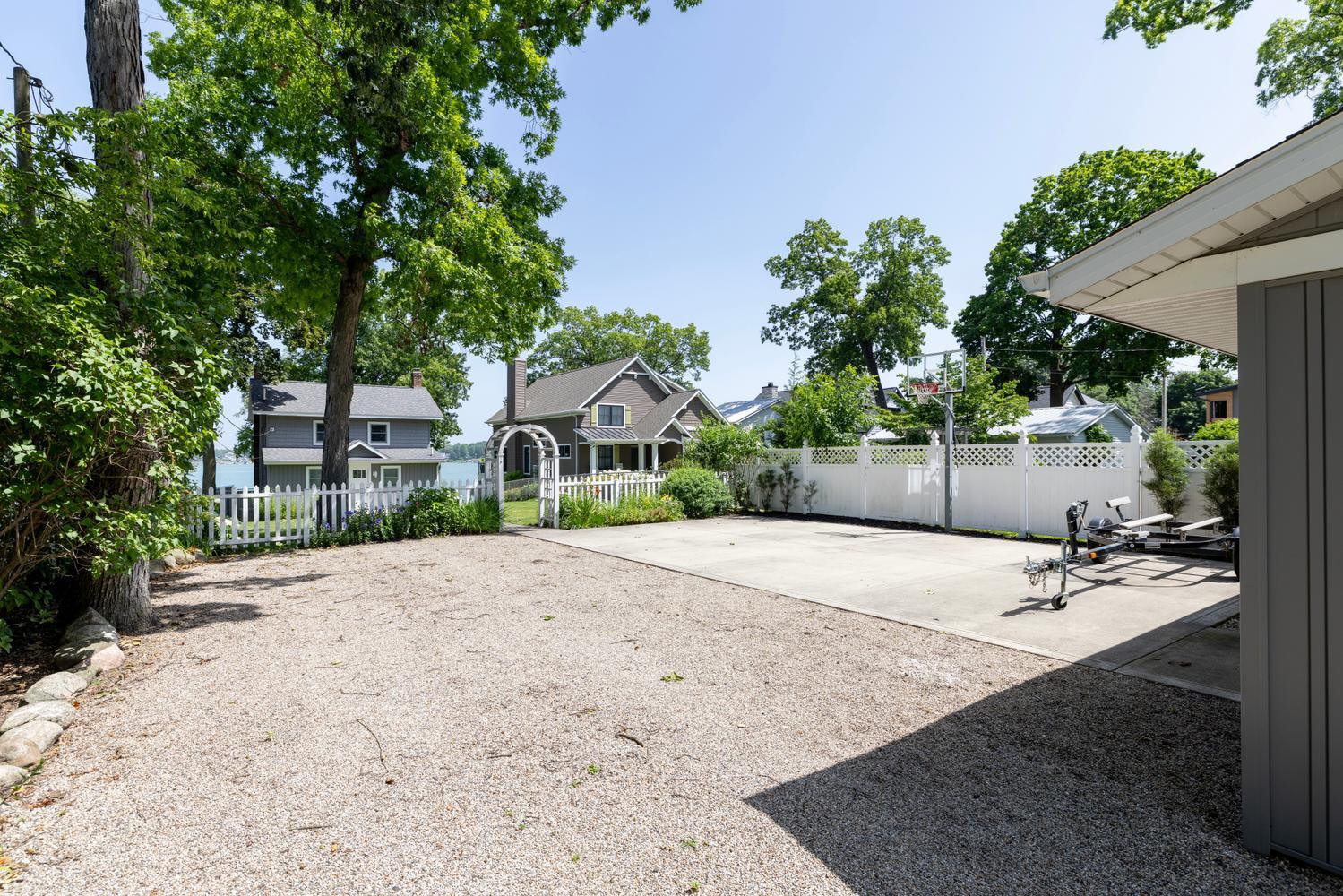 23612 S Shore Drive Edwardsburg MI 49112