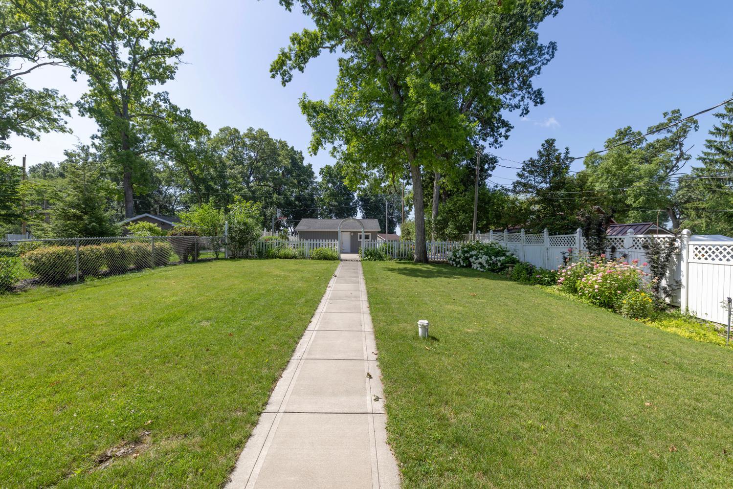 23612 S Shore Drive Edwardsburg MI 49112