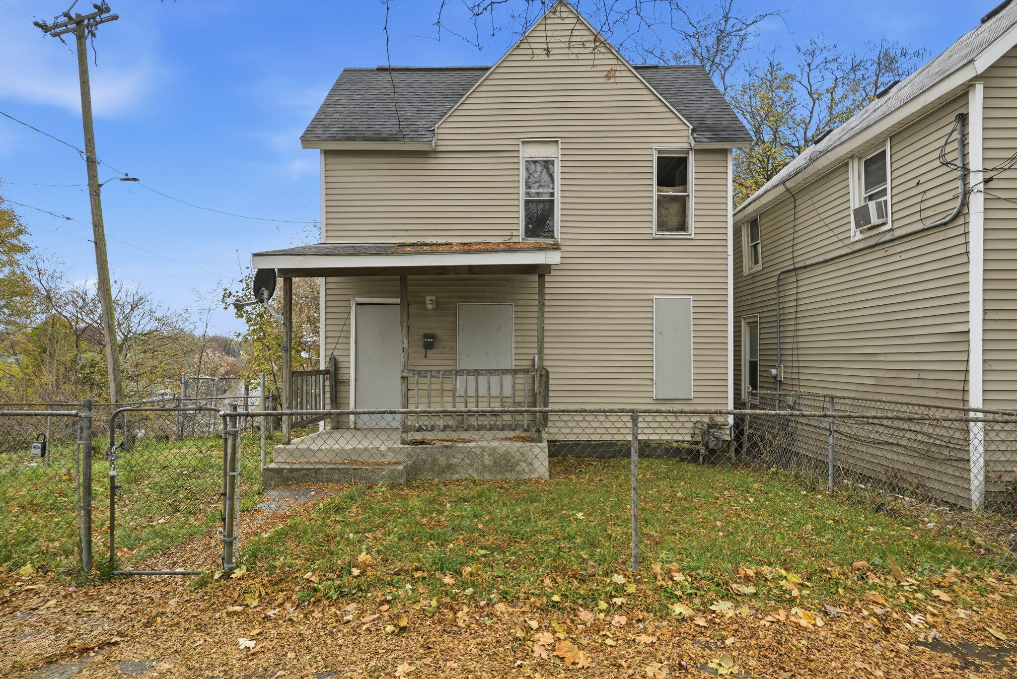 877 Oakland Avenue SW Grand Rapids MI 49503
