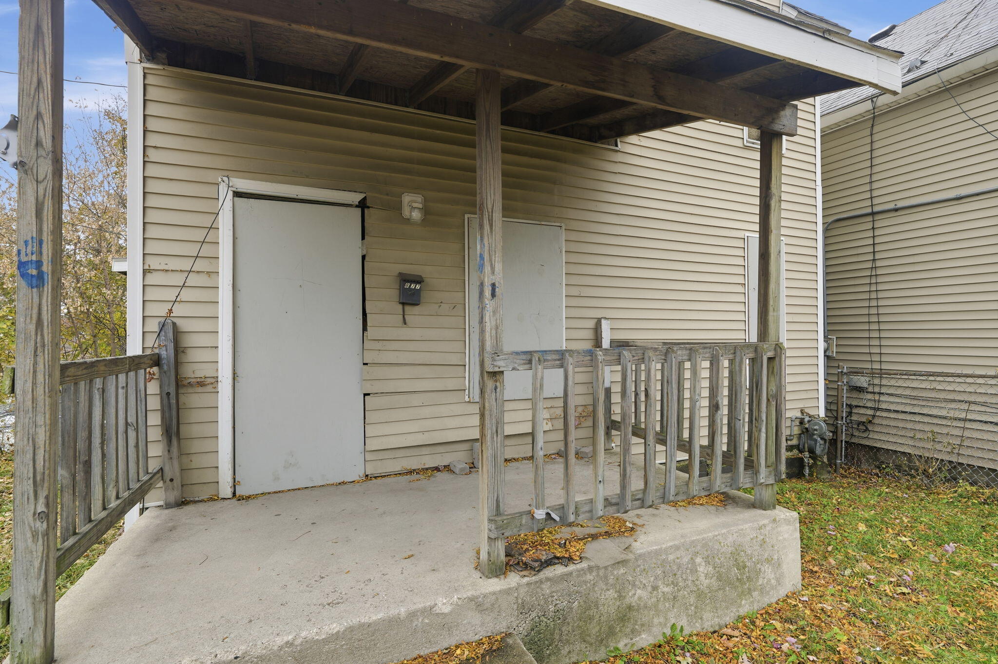 877 Oakland Avenue SW Grand Rapids MI 49503