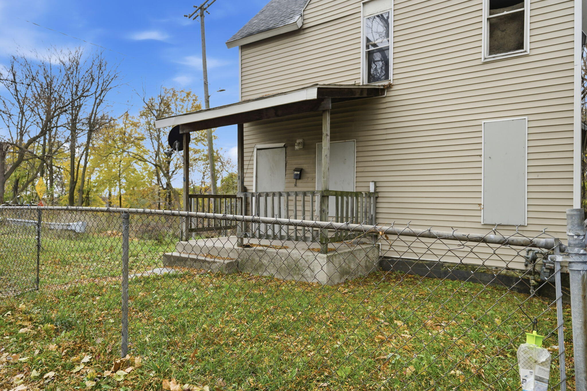 877 Oakland Avenue SW Grand Rapids MI 49503
