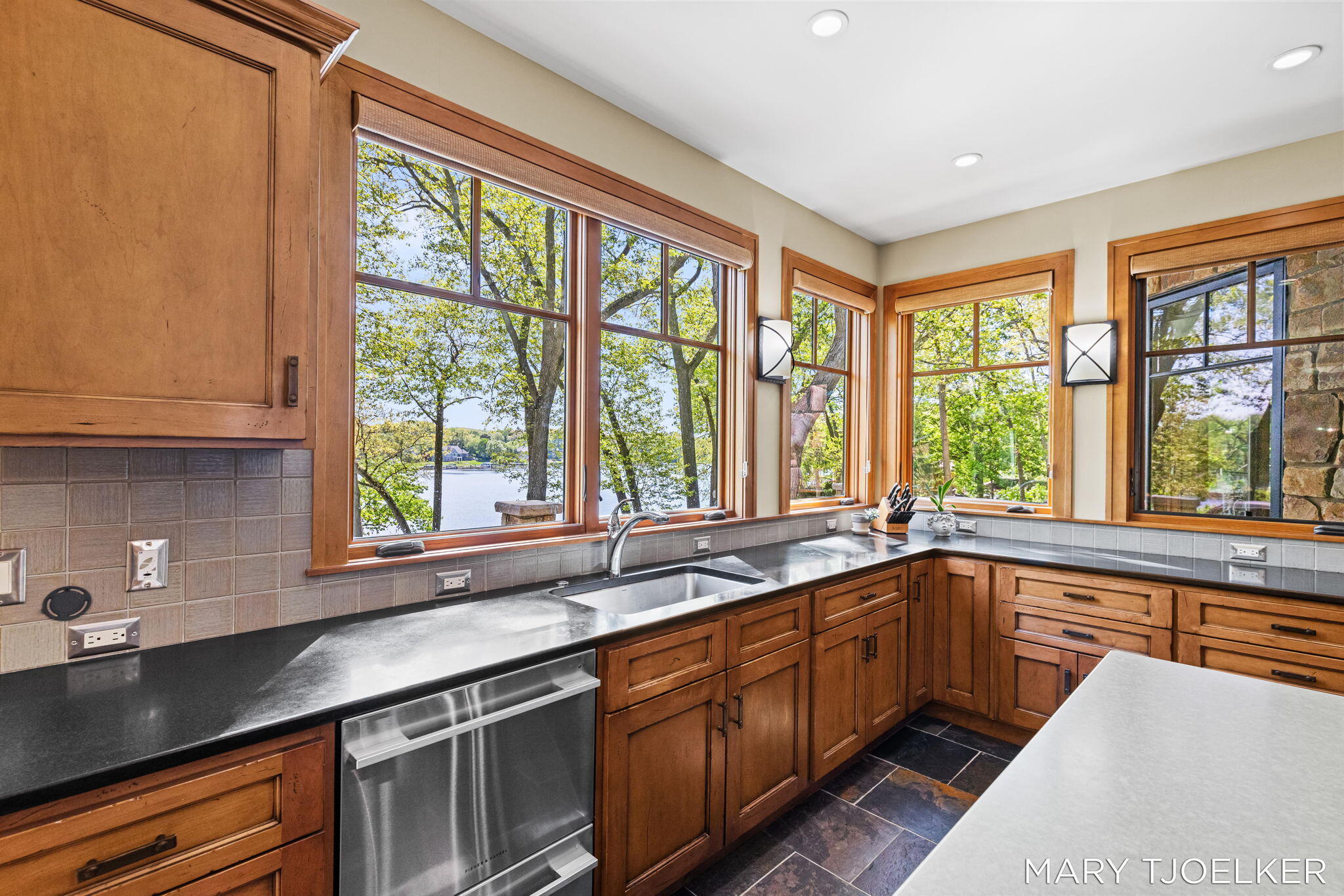 3516 Goodwood Drive SE Grand Rapids MI 49546